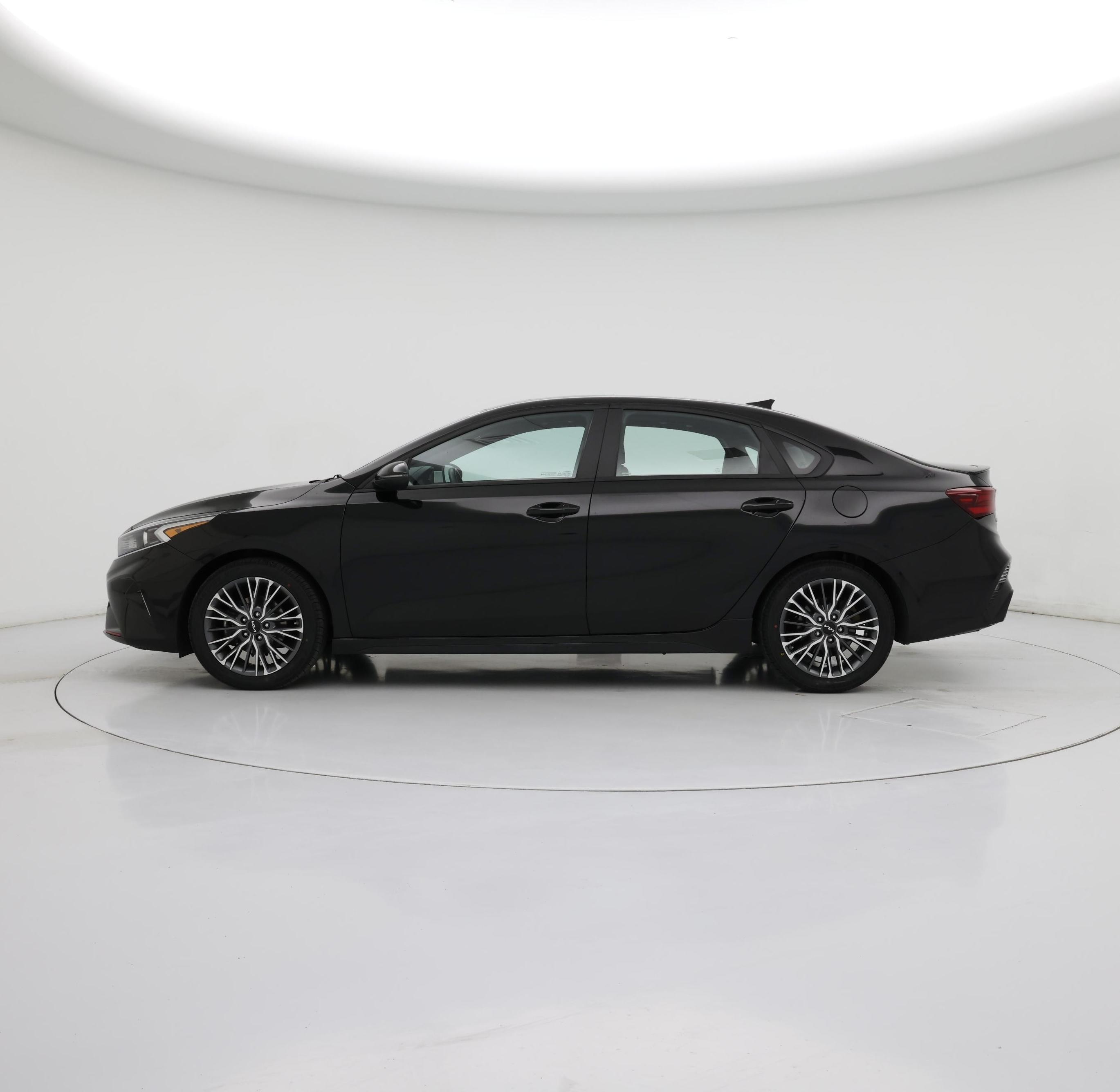 Thumbnail: 2023 Kia Forte - 3