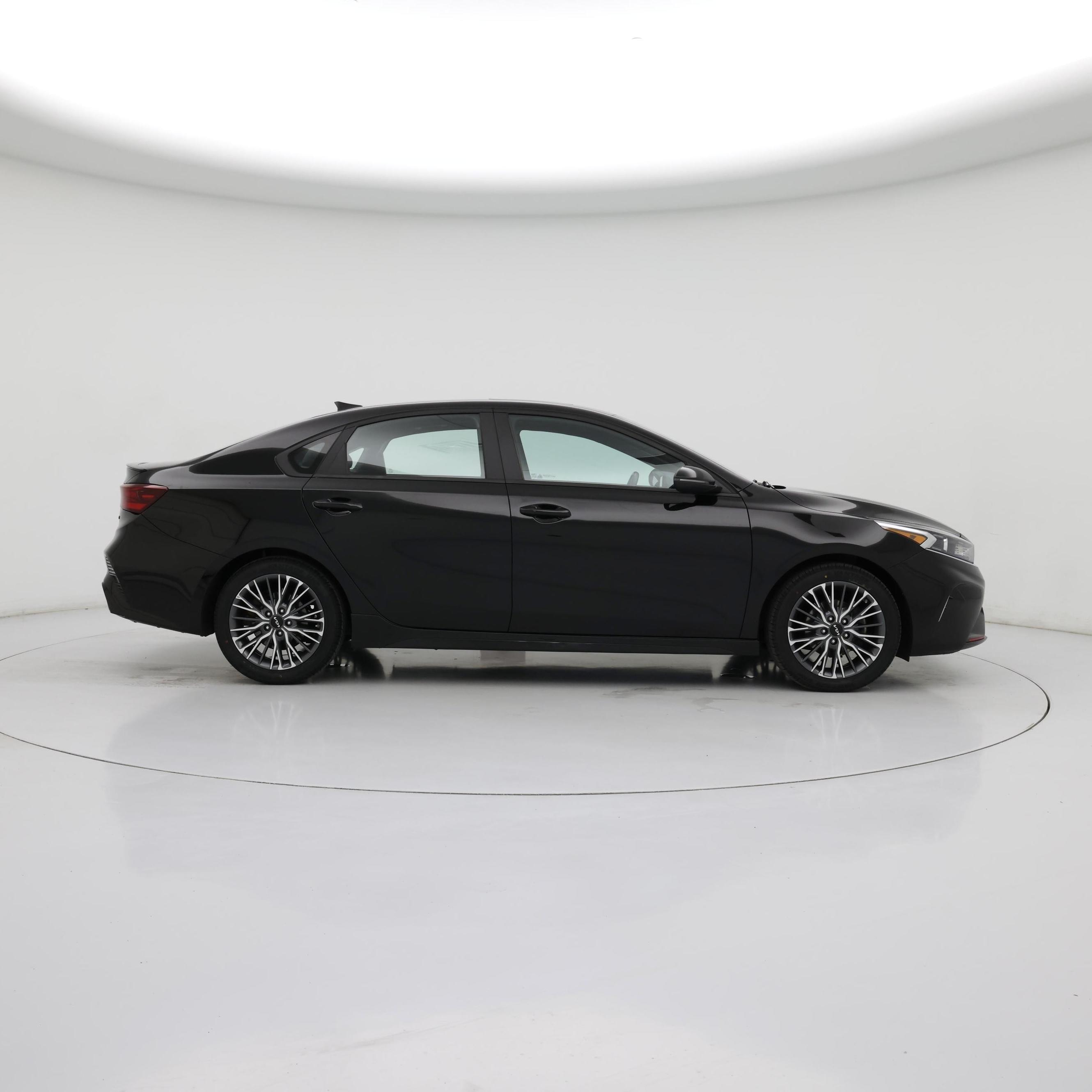 Thumbnail: 2023 Kia Forte - 7