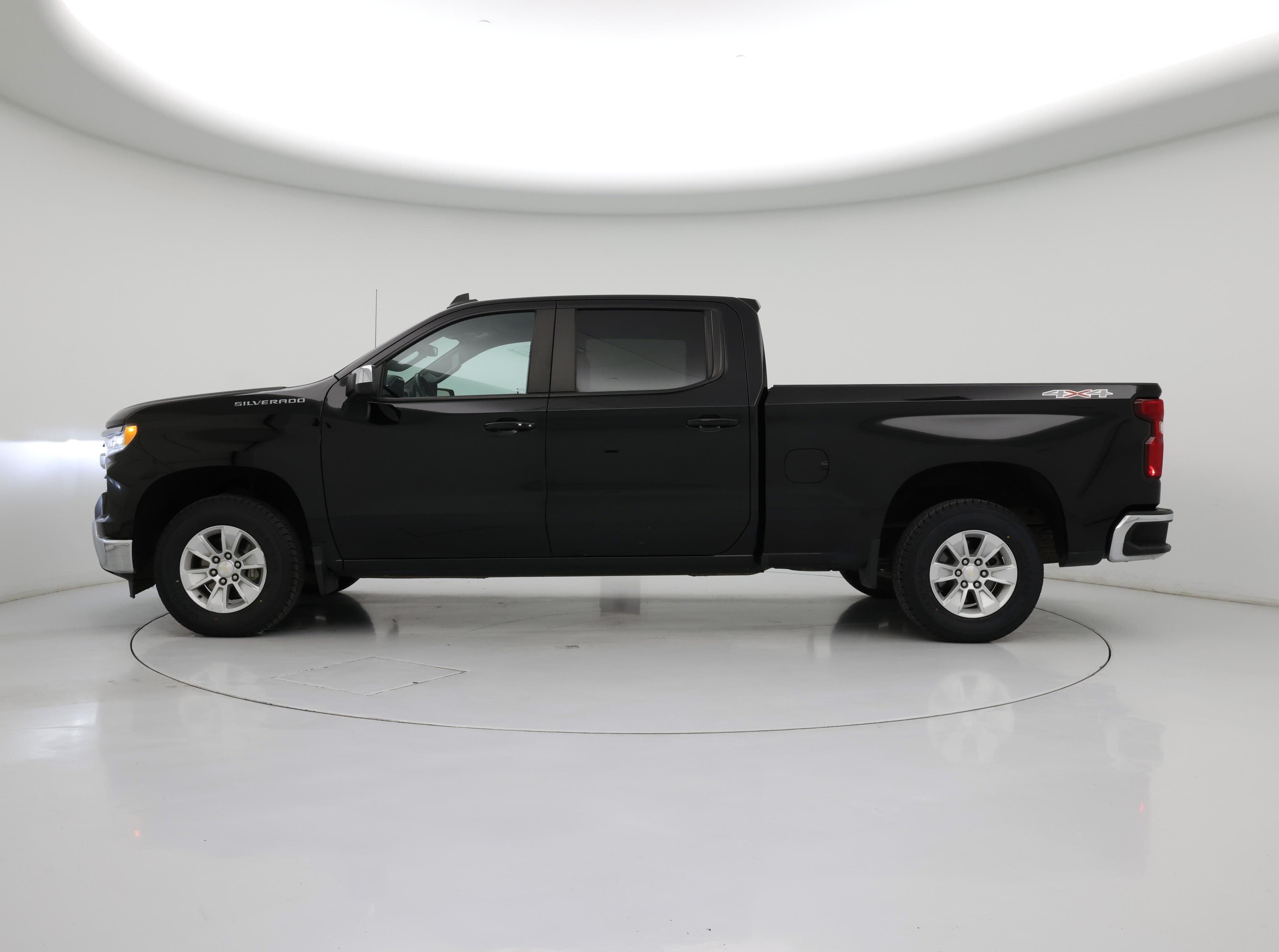 Thumbnail: 2023 Chevrolet Silverado 1500 - 3