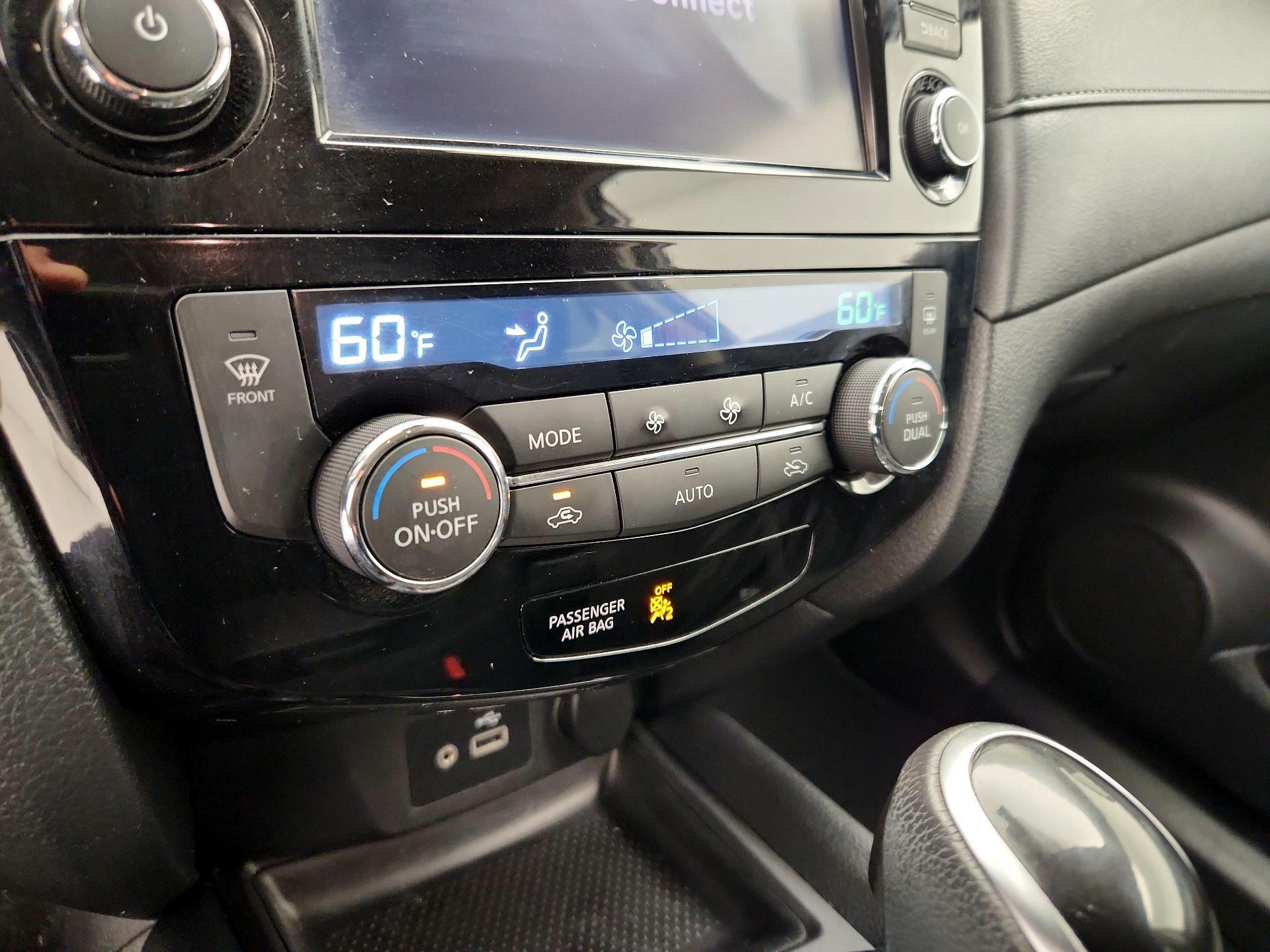 Thumbnail: 2019 Nissan Rogue - 16