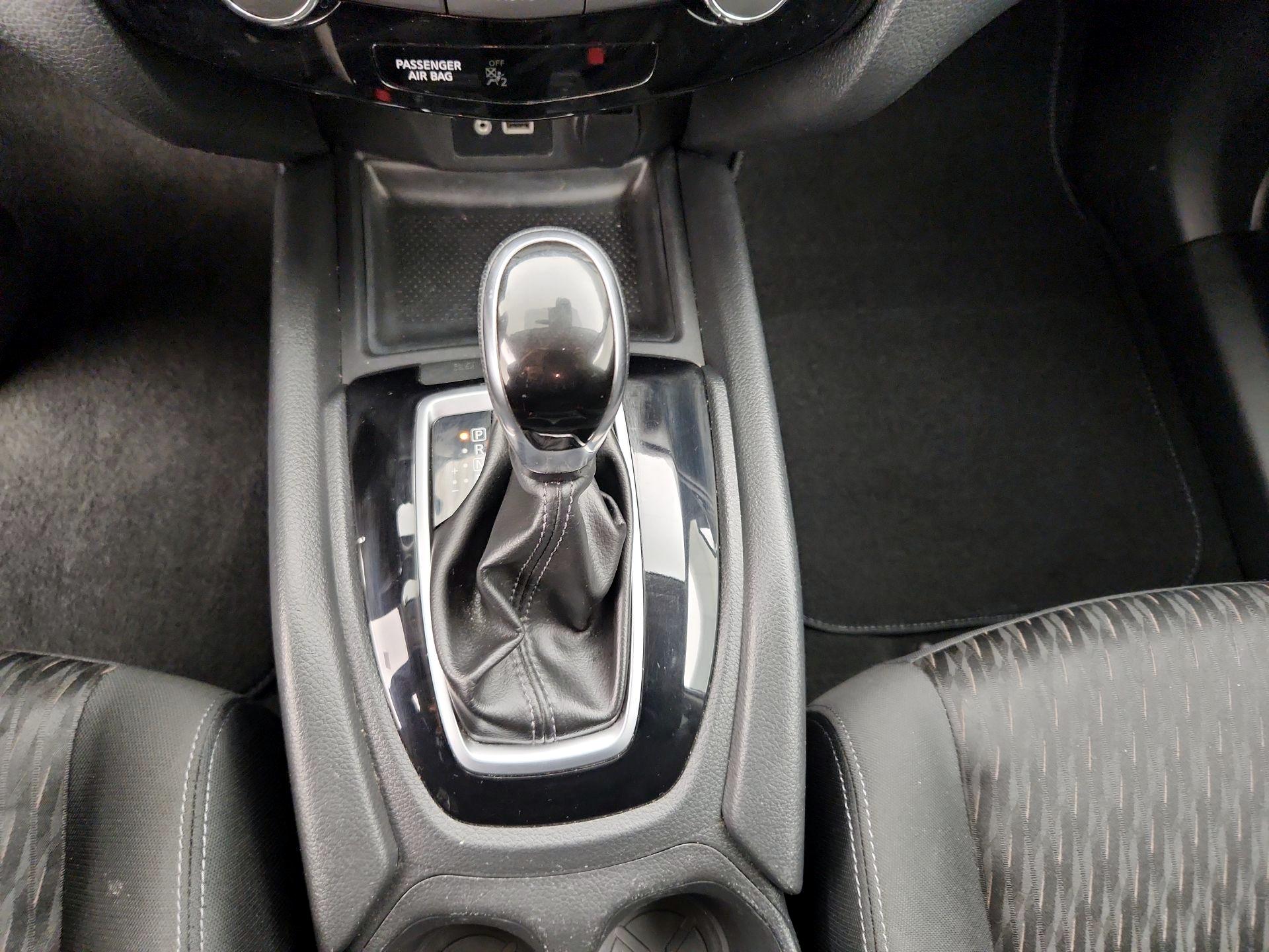 Thumbnail: 2019 Nissan Rogue - 17