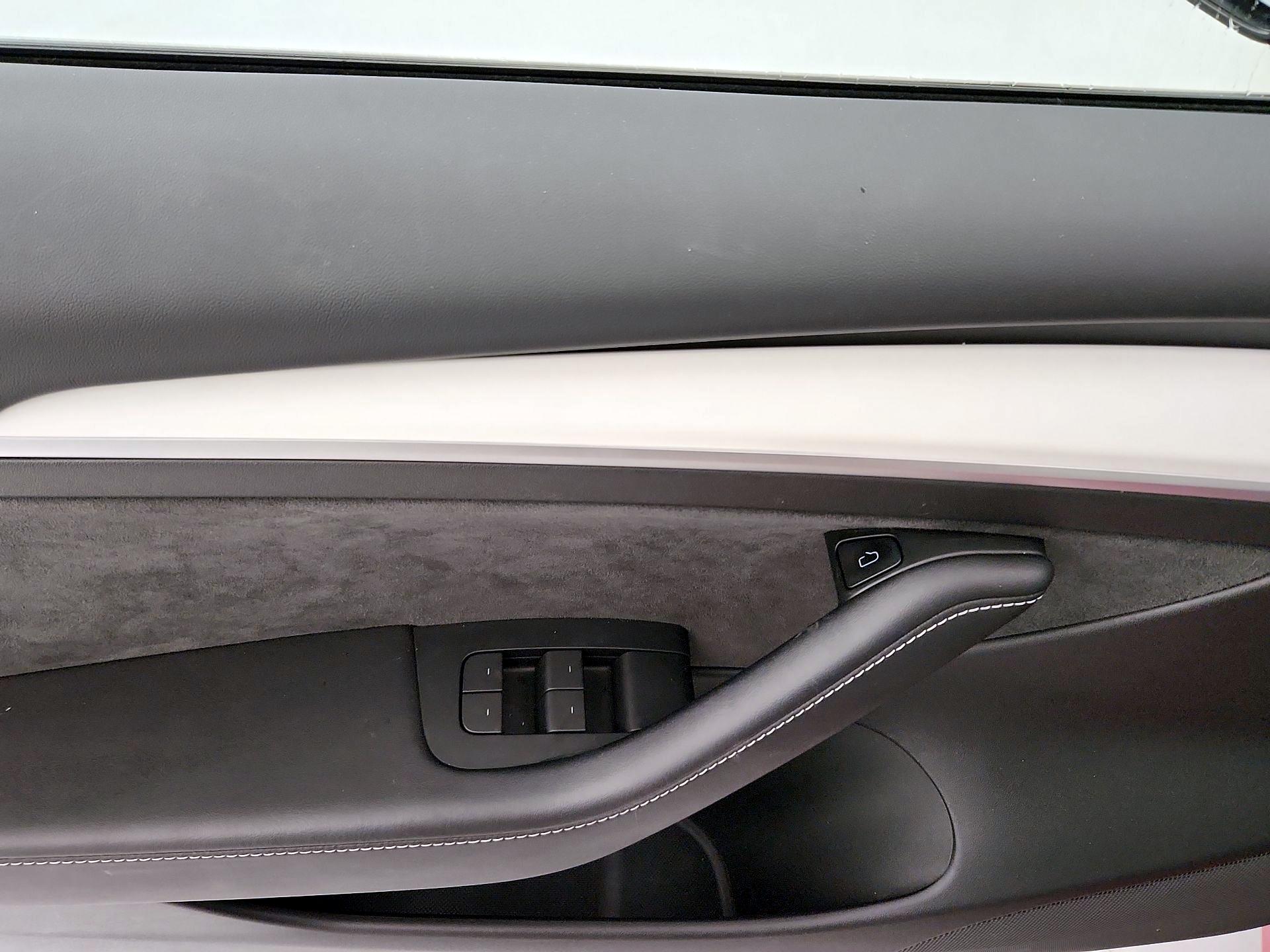 Thumbnail: 2023 Tesla Model 3 - 12