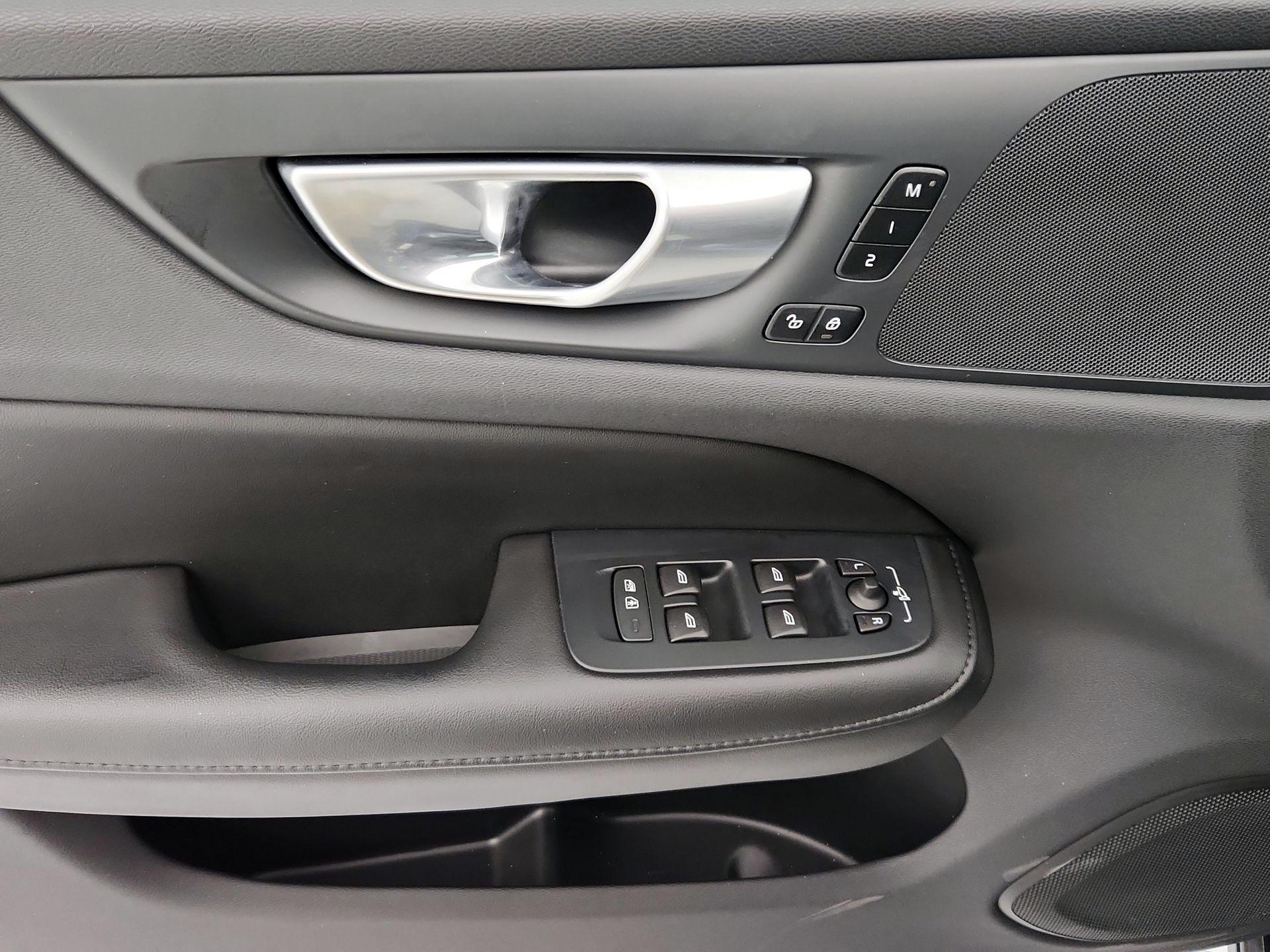 Thumbnail: 2024 Volvo S60 - 12