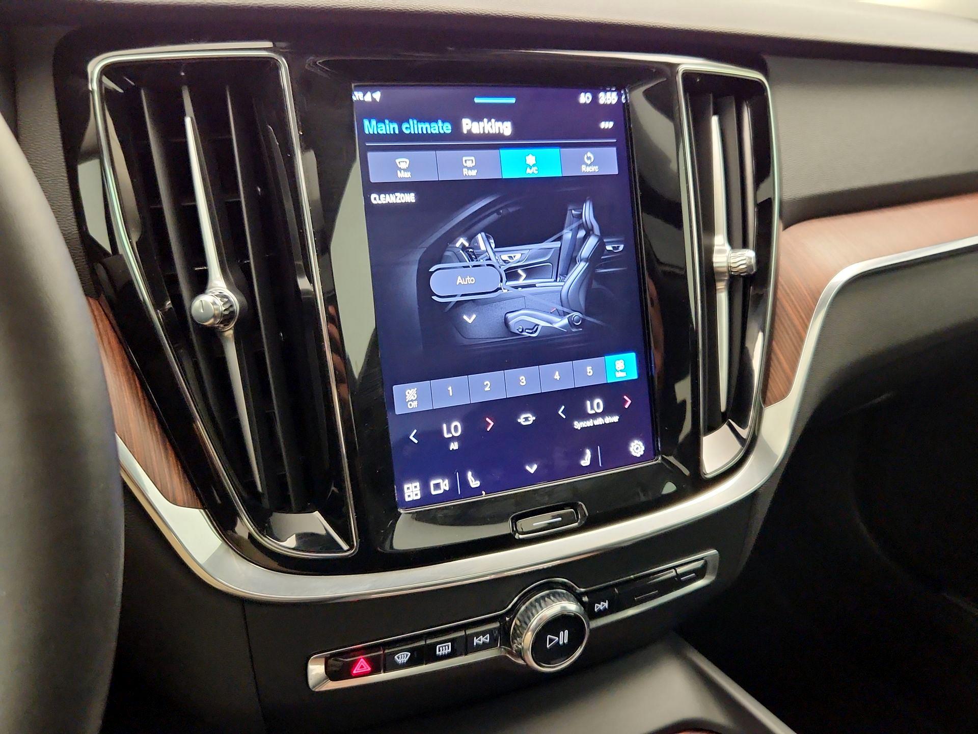 Thumbnail: 2024 Volvo S60 - 17