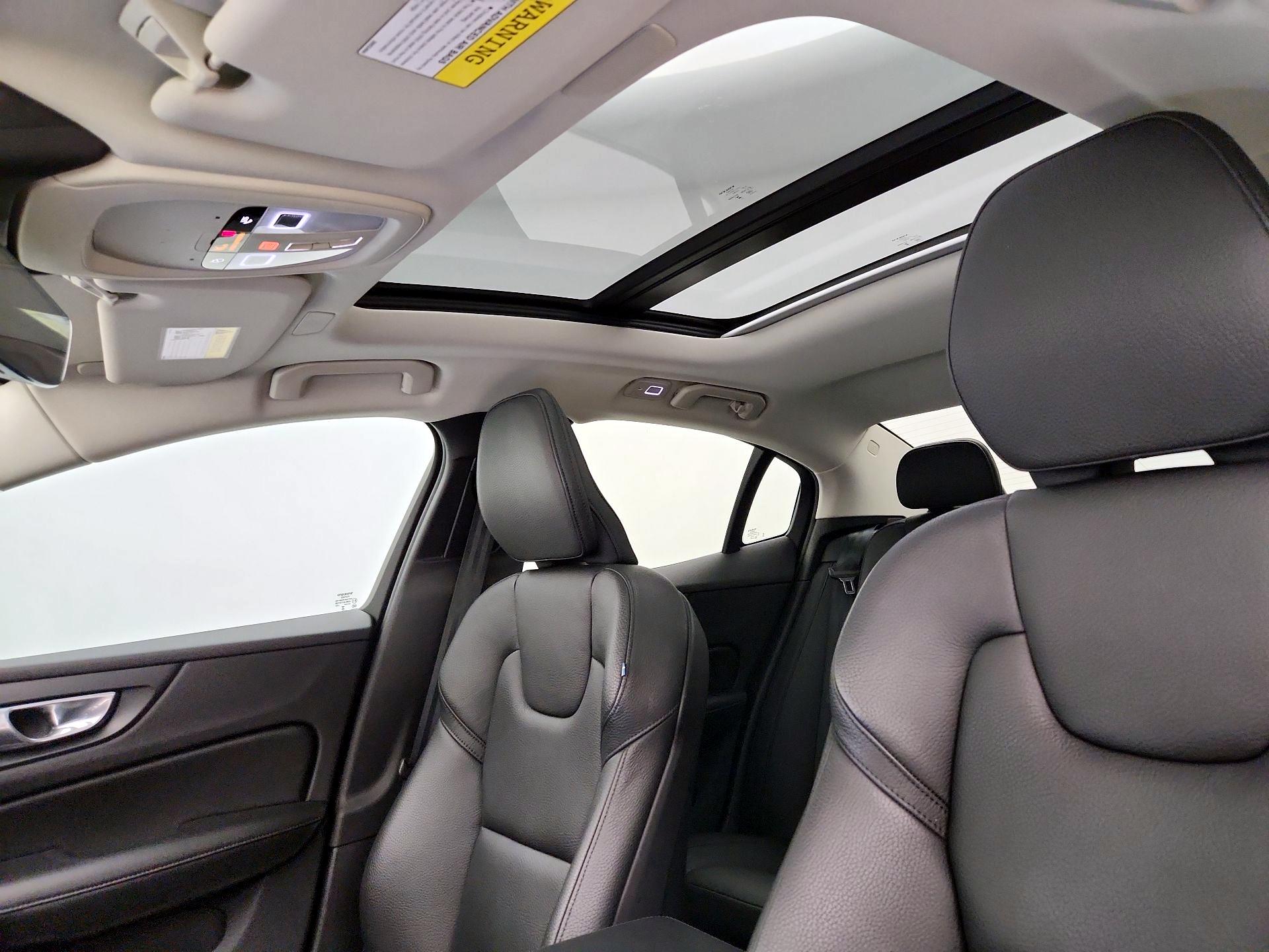 Thumbnail: 2024 Volvo S60 - 20
