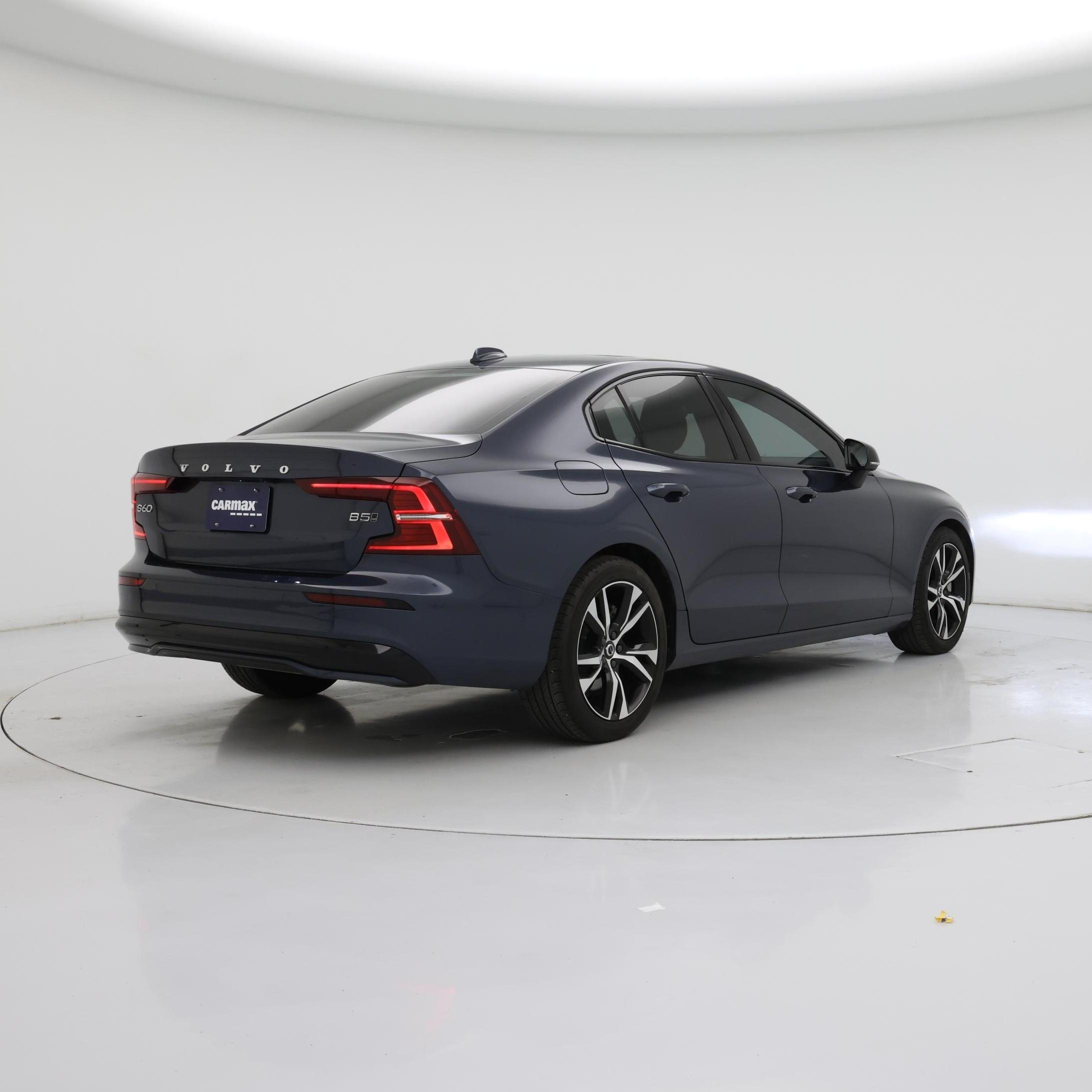 Thumbnail: 2024 Volvo S60 - 8