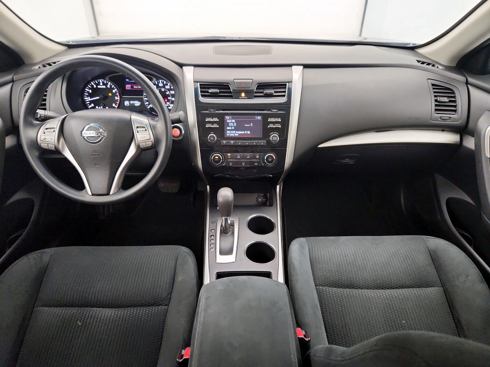 Thumbnail: 2015 Nissan Altima - 9