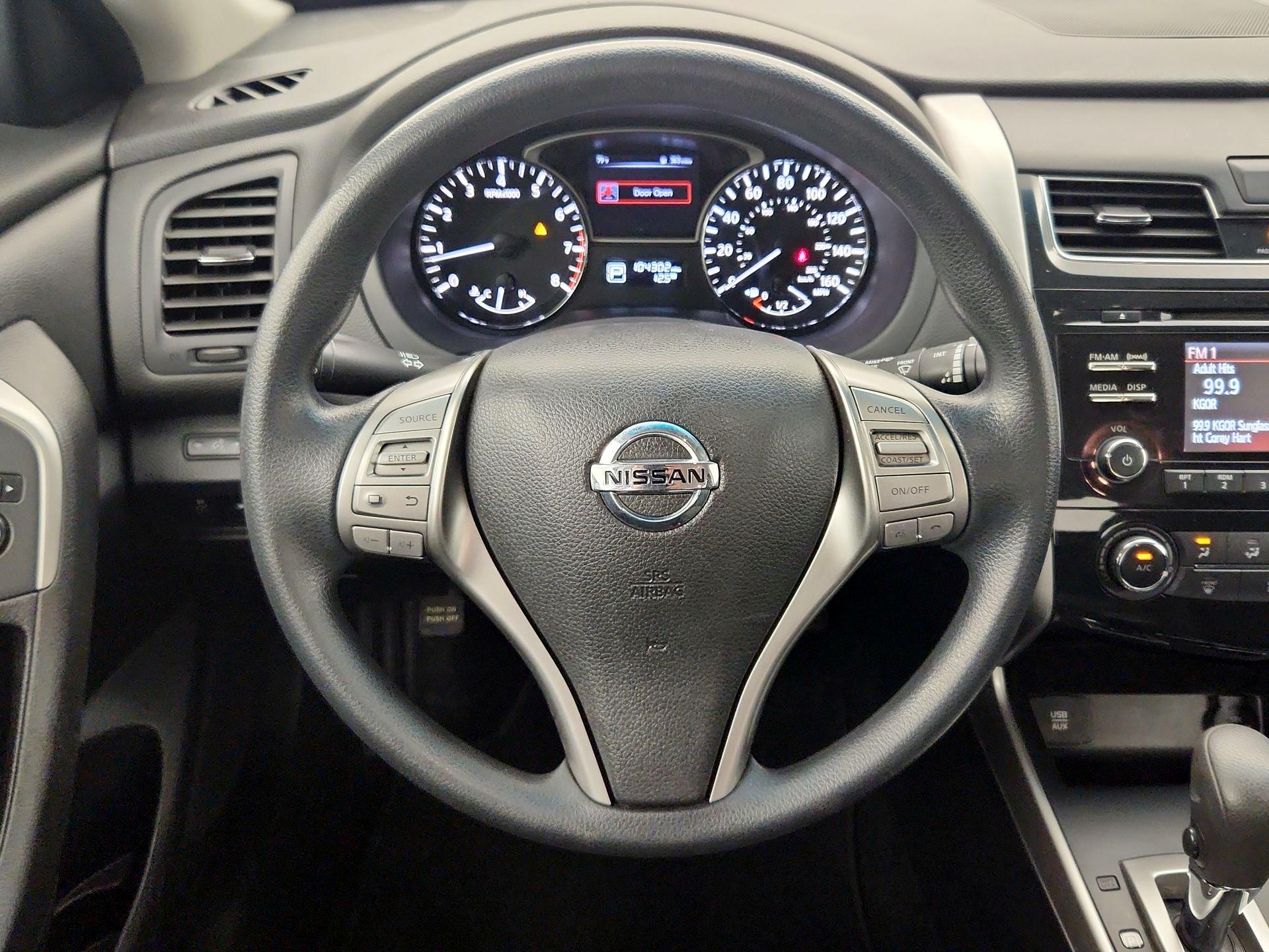 Thumbnail: 2015 Nissan Altima - 10