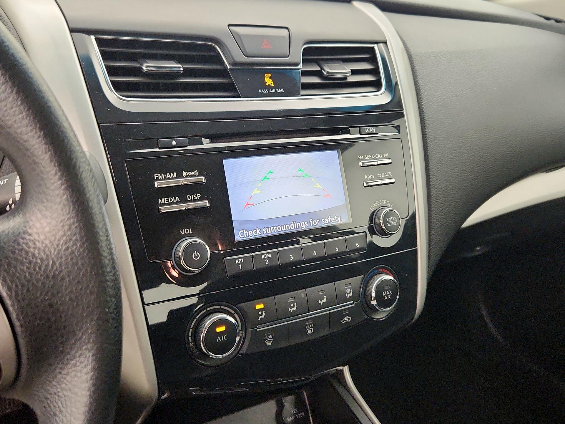 Thumbnail: 2015 Nissan Altima - 14