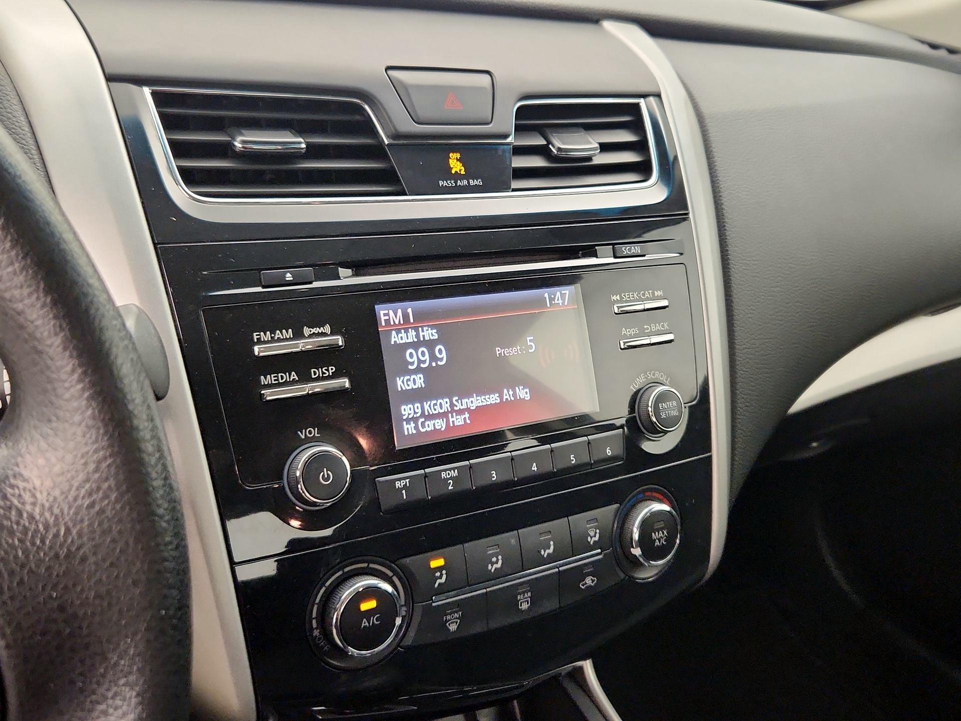 Thumbnail: 2015 Nissan Altima - 15