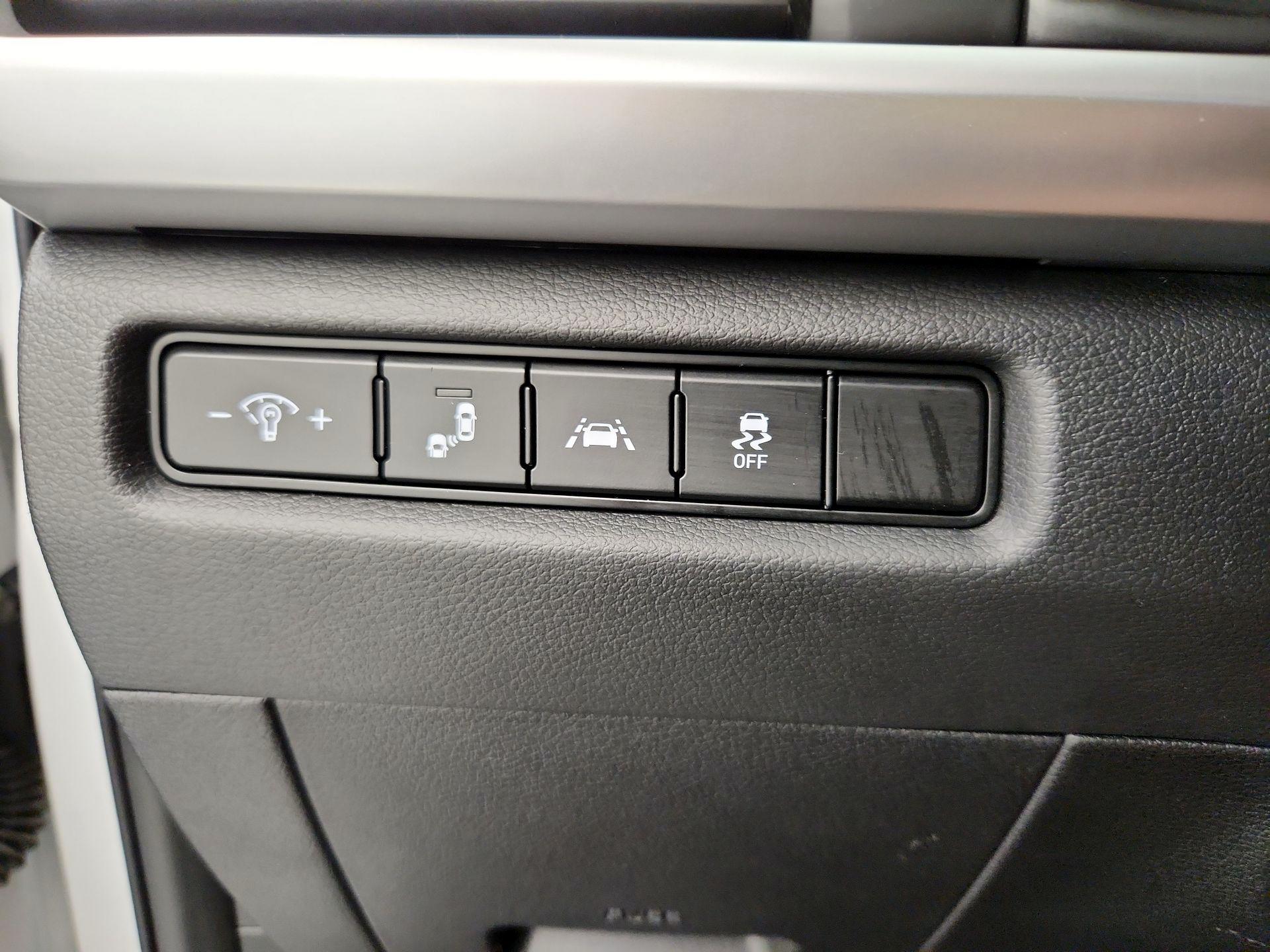 Thumbnail: 2020 Kia Telluride - 13