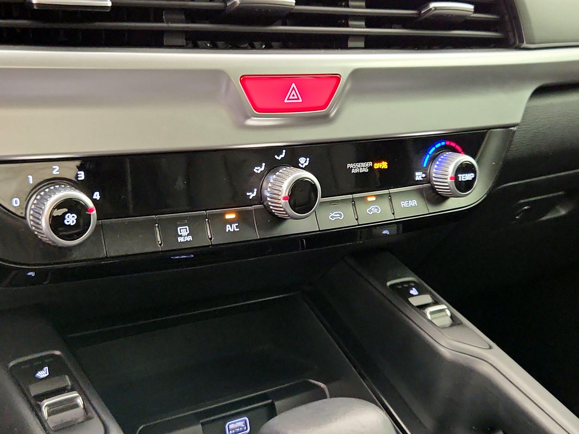 Thumbnail: 2020 Kia Telluride - 16