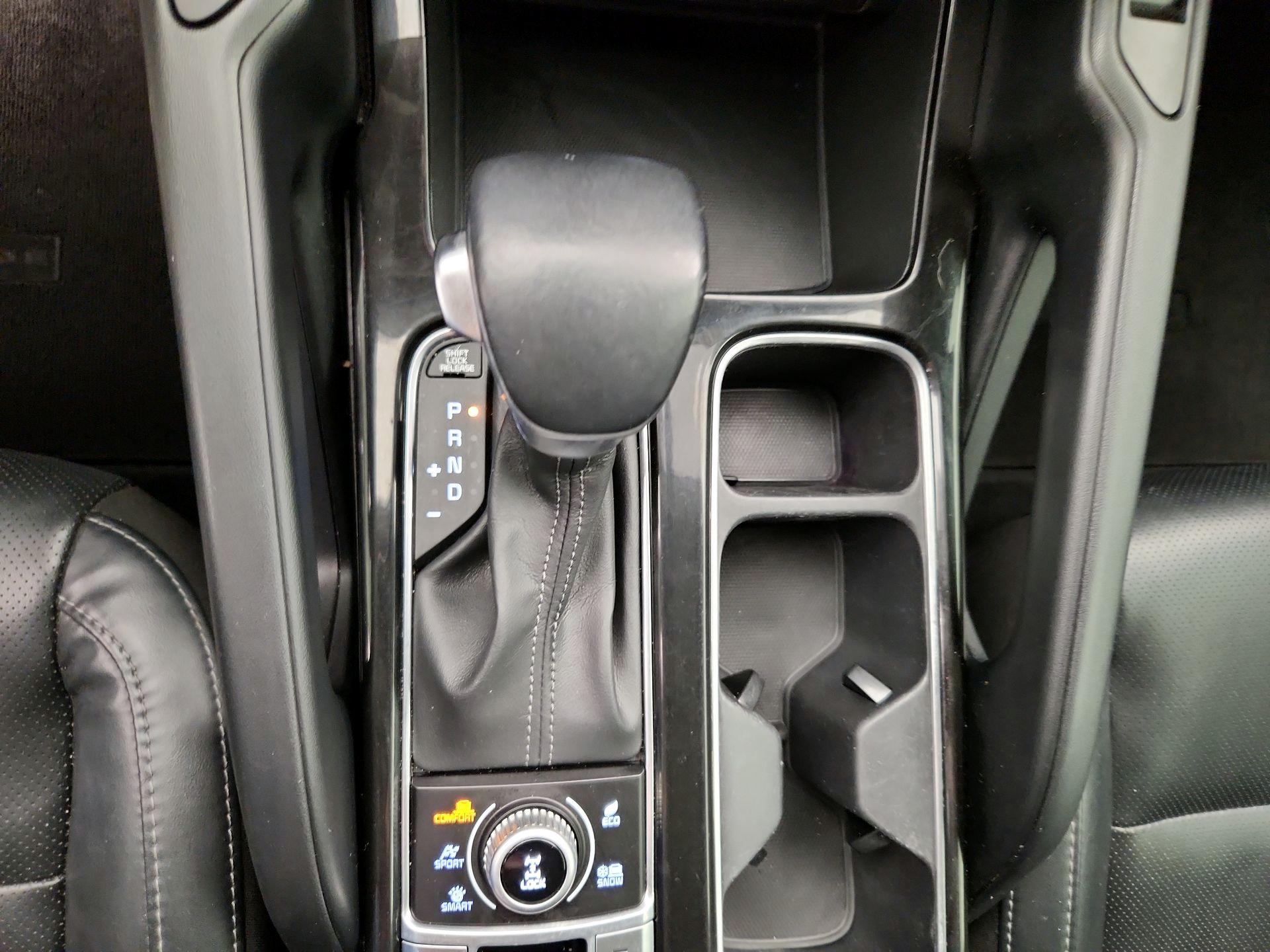 Thumbnail: 2020 Kia Telluride - 17