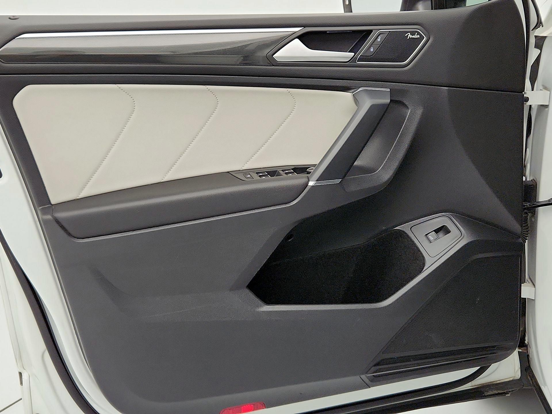 Thumbnail: 2020 Volkswagen Tiguan - 12