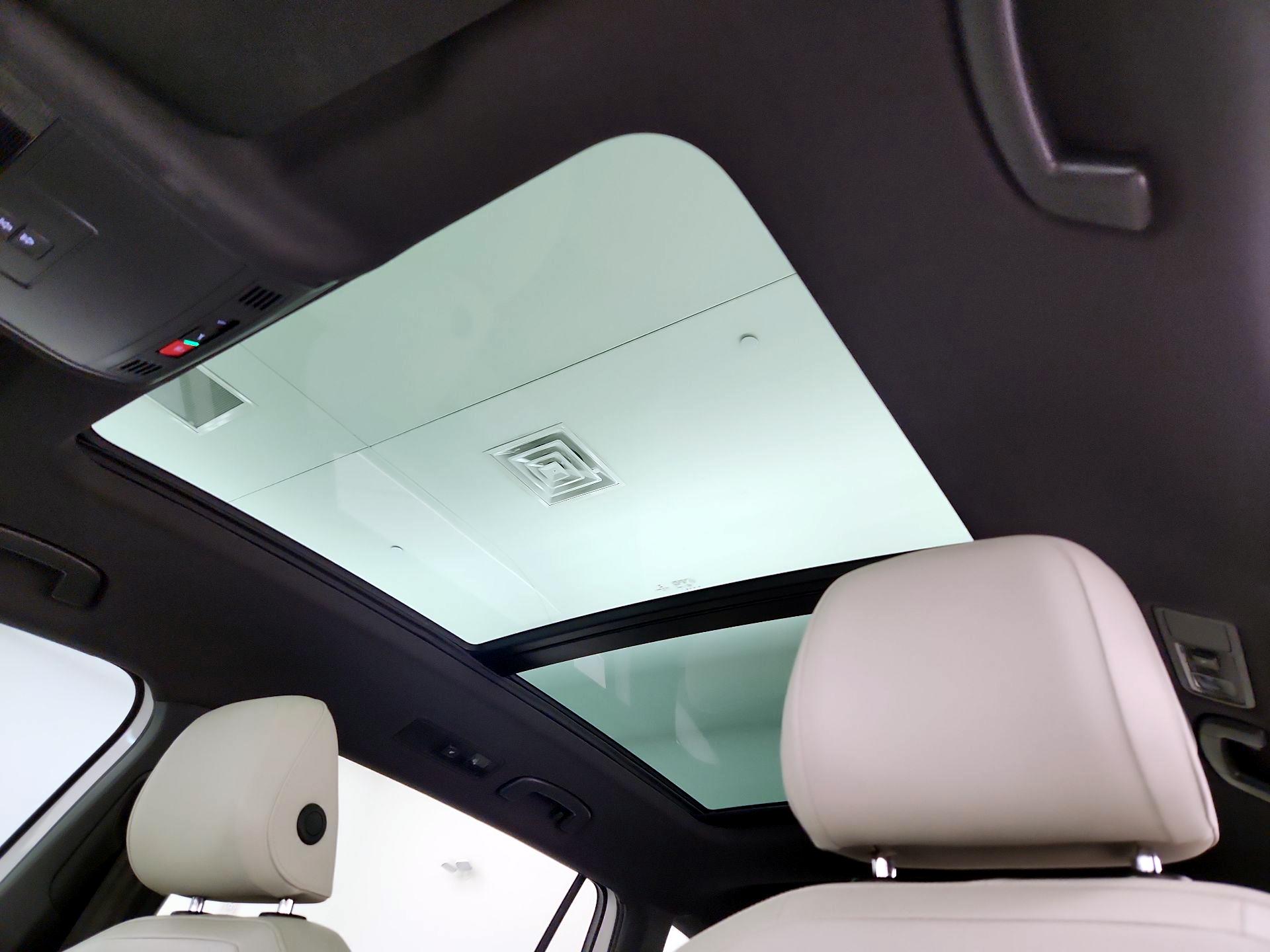 Thumbnail: 2020 Volkswagen Tiguan - 20