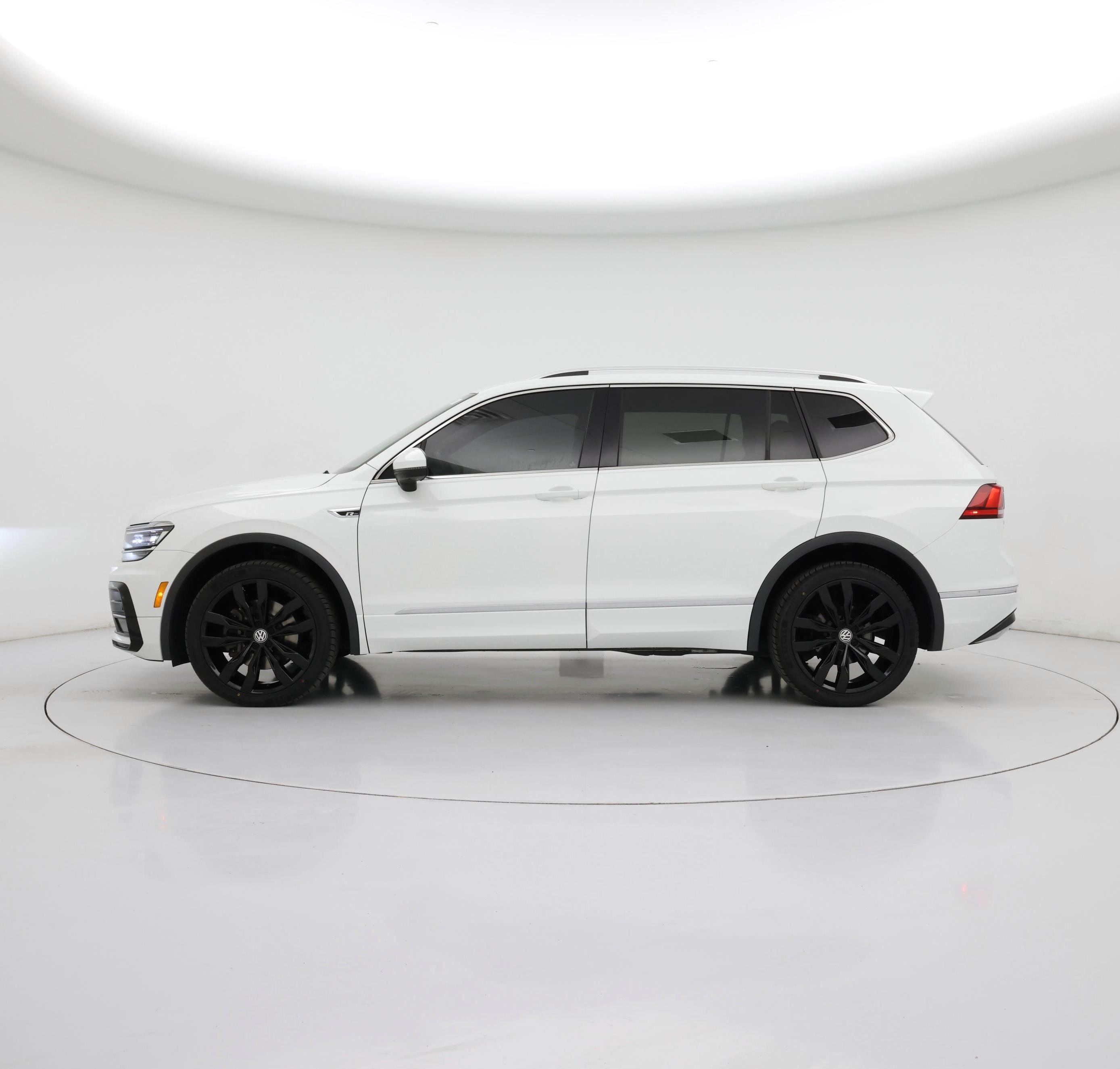 Thumbnail: 2020 Volkswagen Tiguan - 3