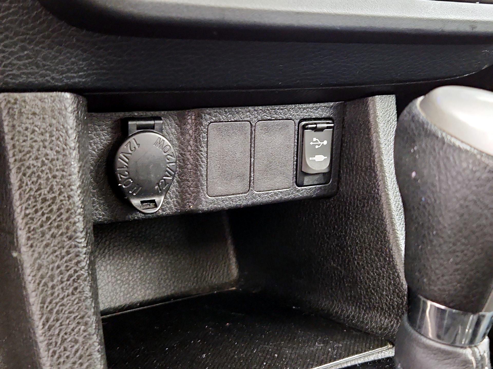 Thumbnail: 2016 Toyota Corolla - 18