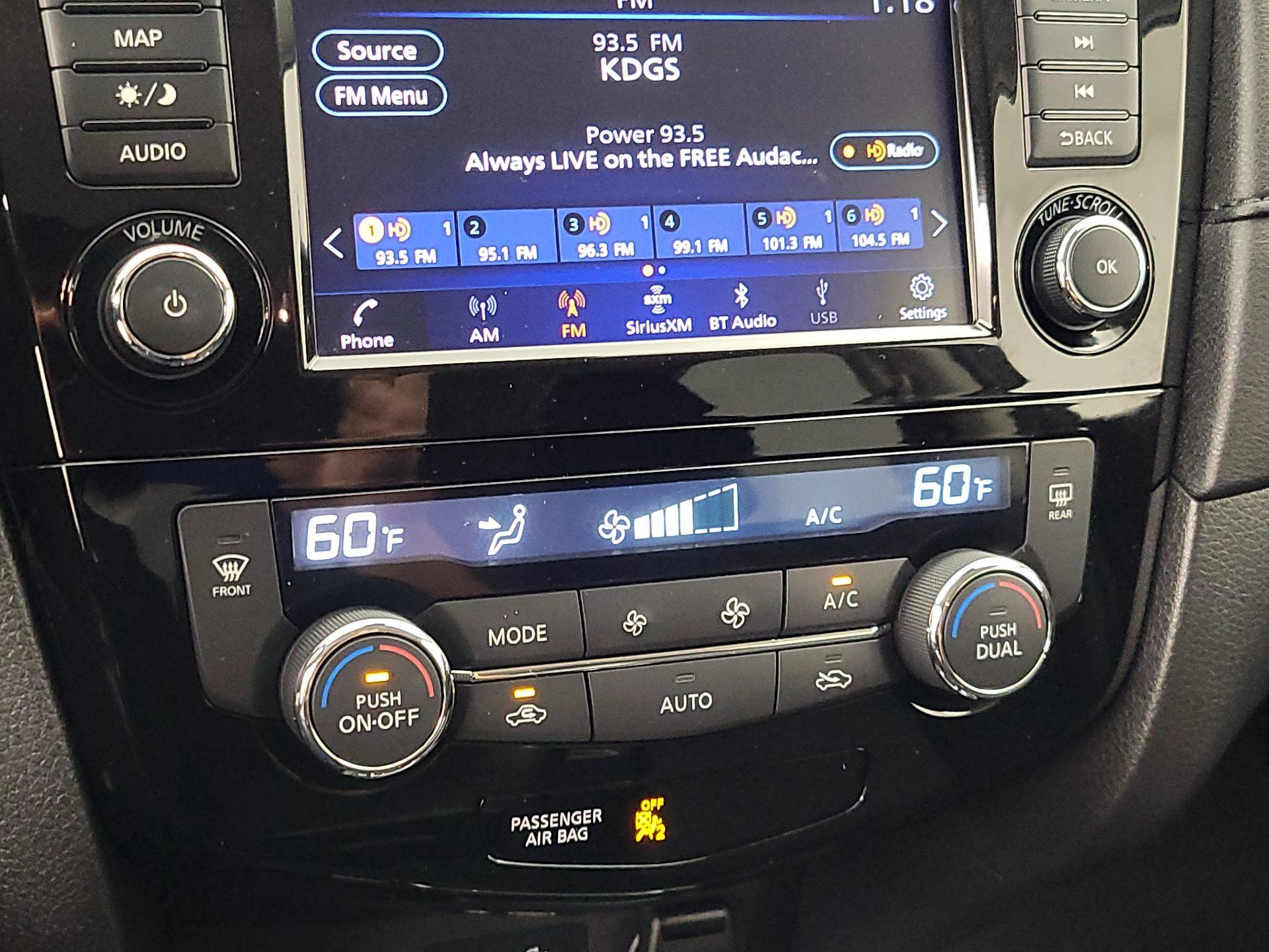 Thumbnail: 2020 Nissan Rogue - 17