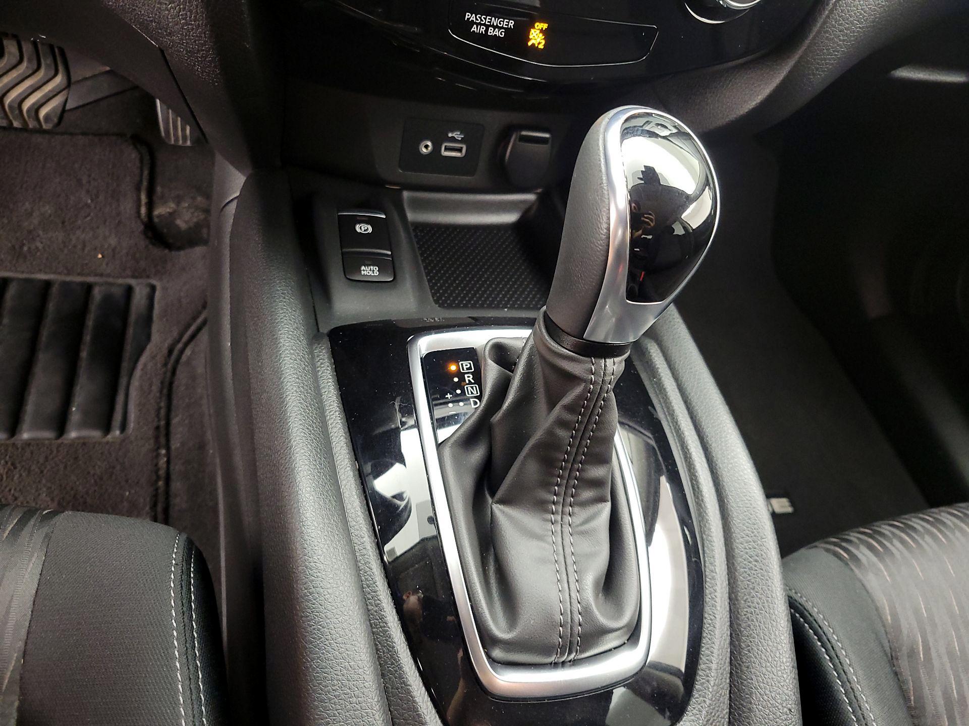 Thumbnail: 2020 Nissan Rogue - 18