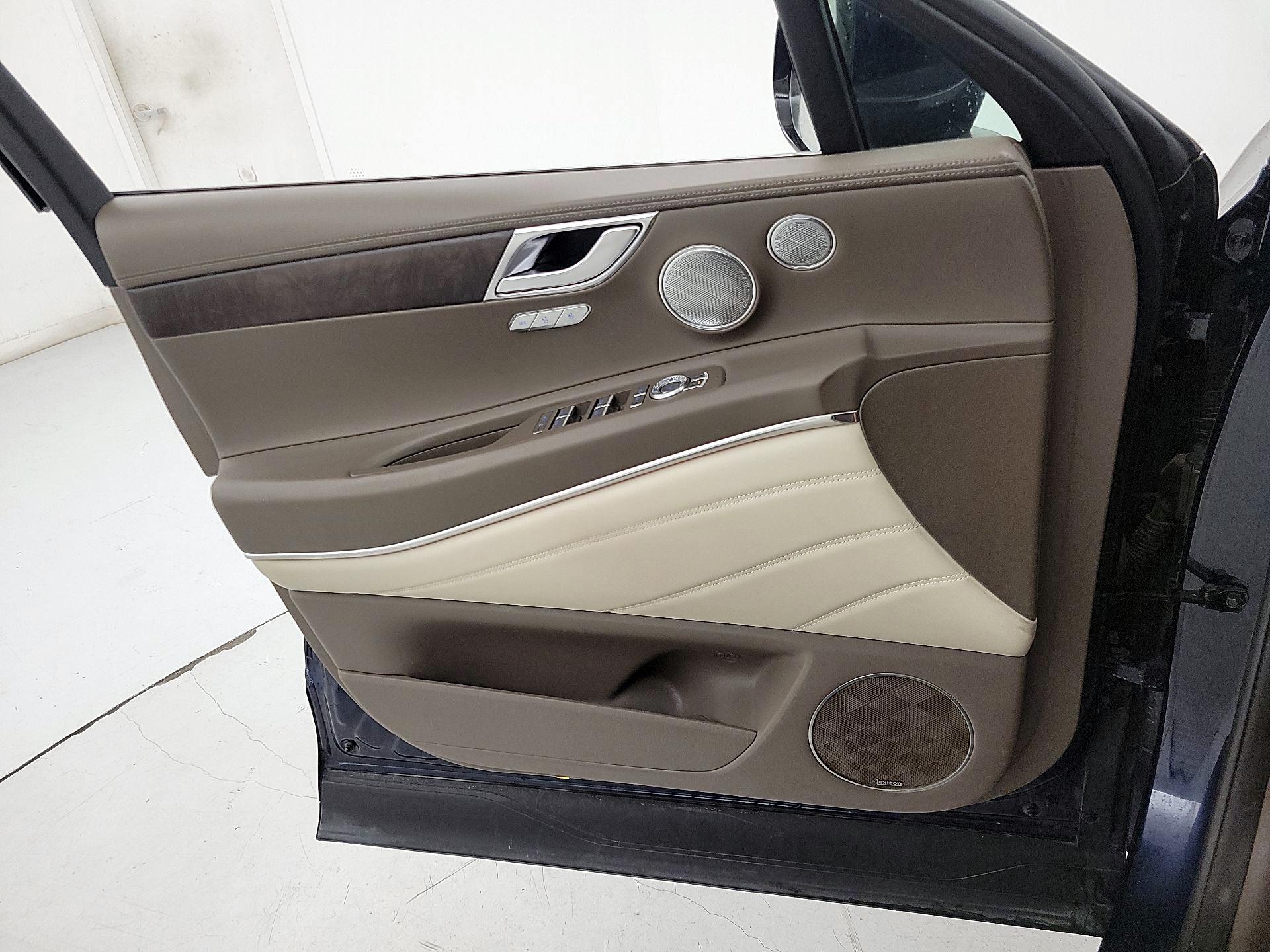 Thumbnail: 2022 Genesis GV80 - 12