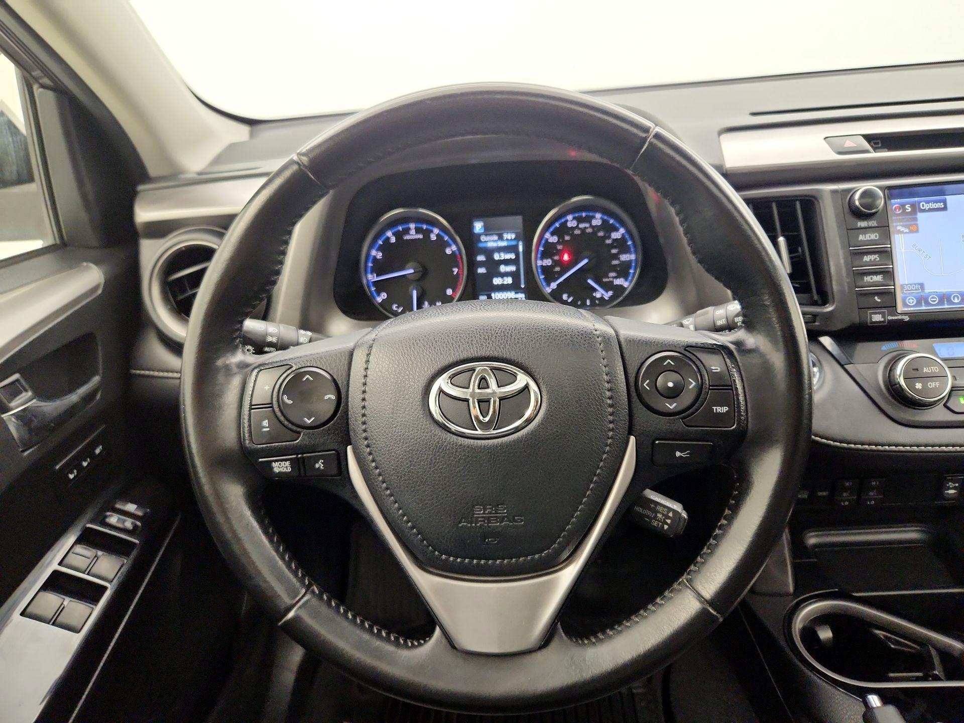 Thumbnail: 2017 Toyota RAV4 - 10