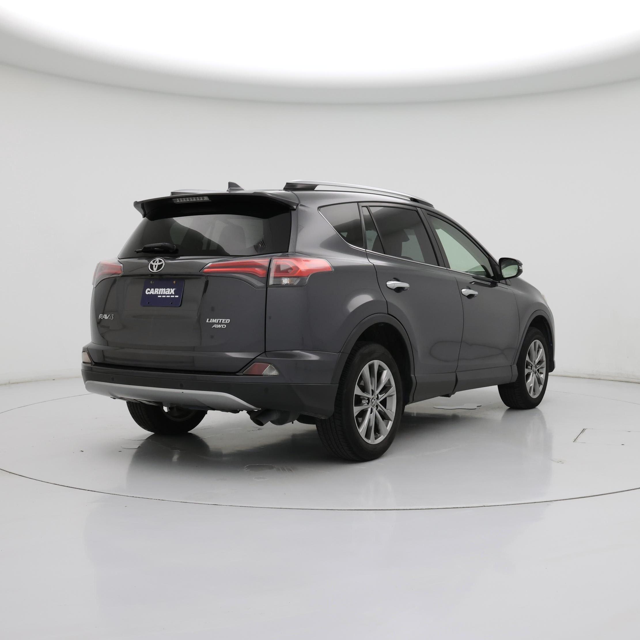 Thumbnail: 2017 Toyota RAV4 - 8