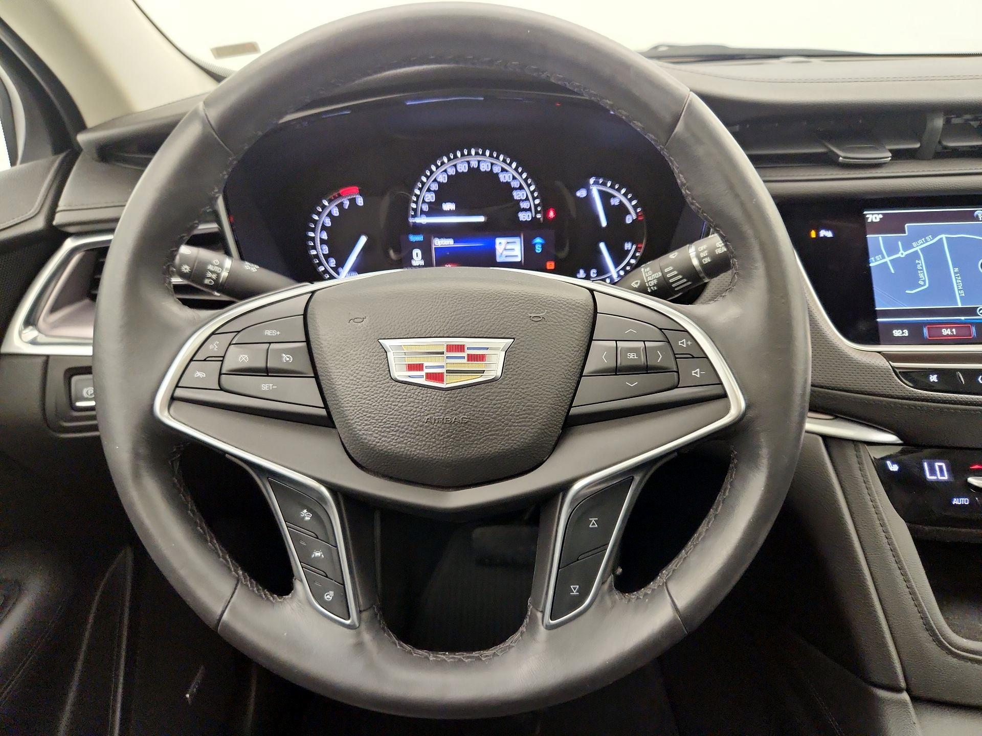 Thumbnail: 2017 Cadillac XT5 - 10