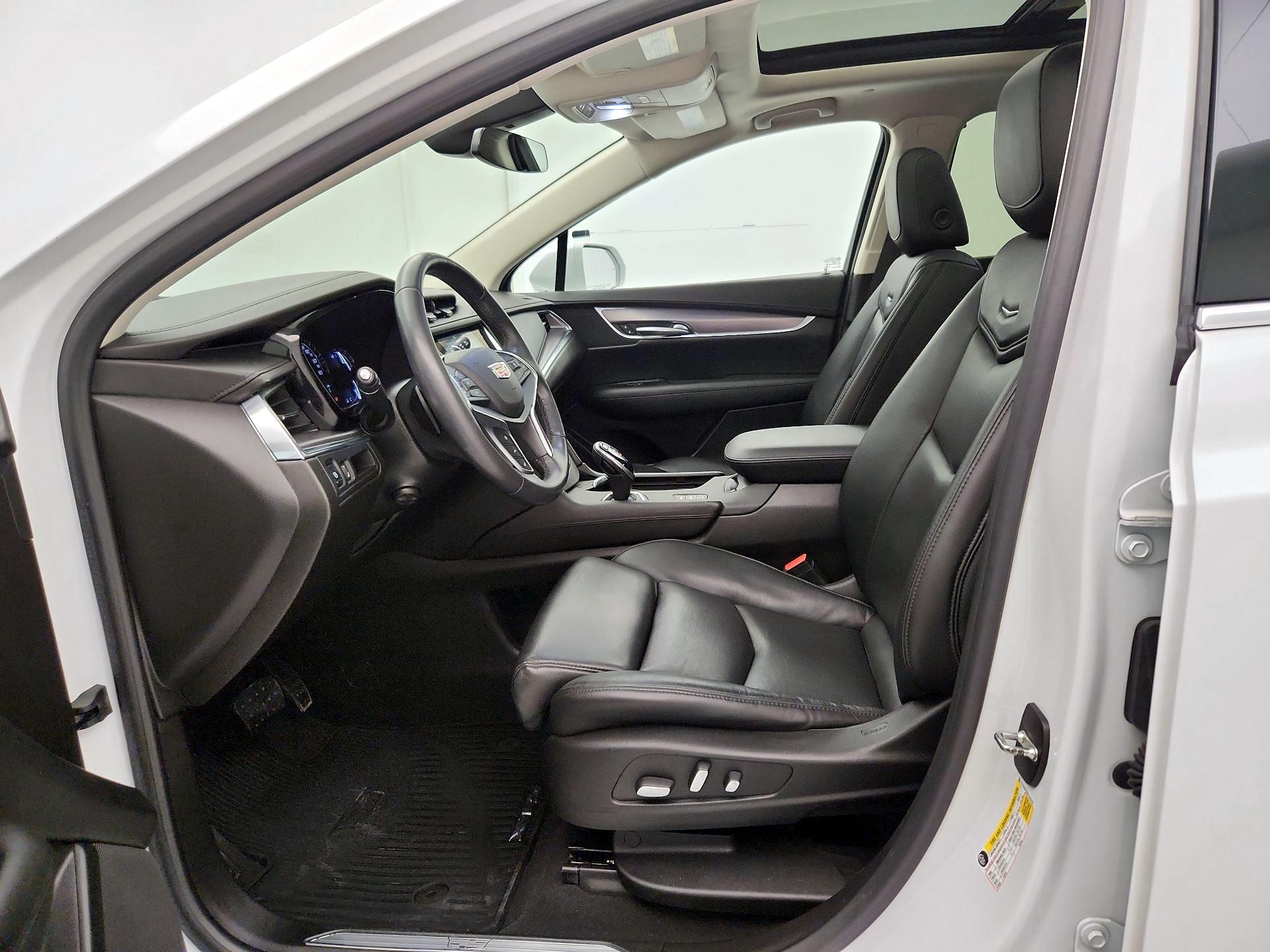 Thumbnail: 2017 Cadillac XT5 - 11