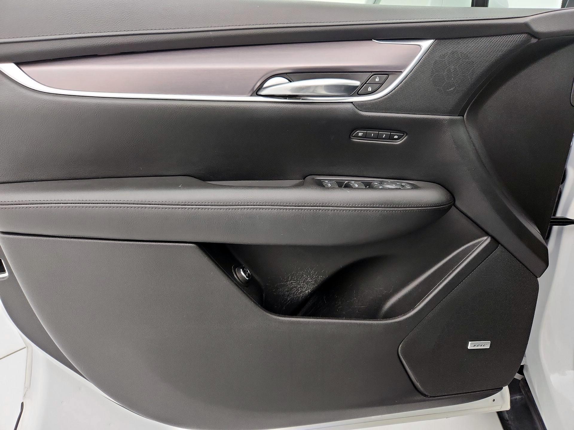 Thumbnail: 2017 Cadillac XT5 - 12