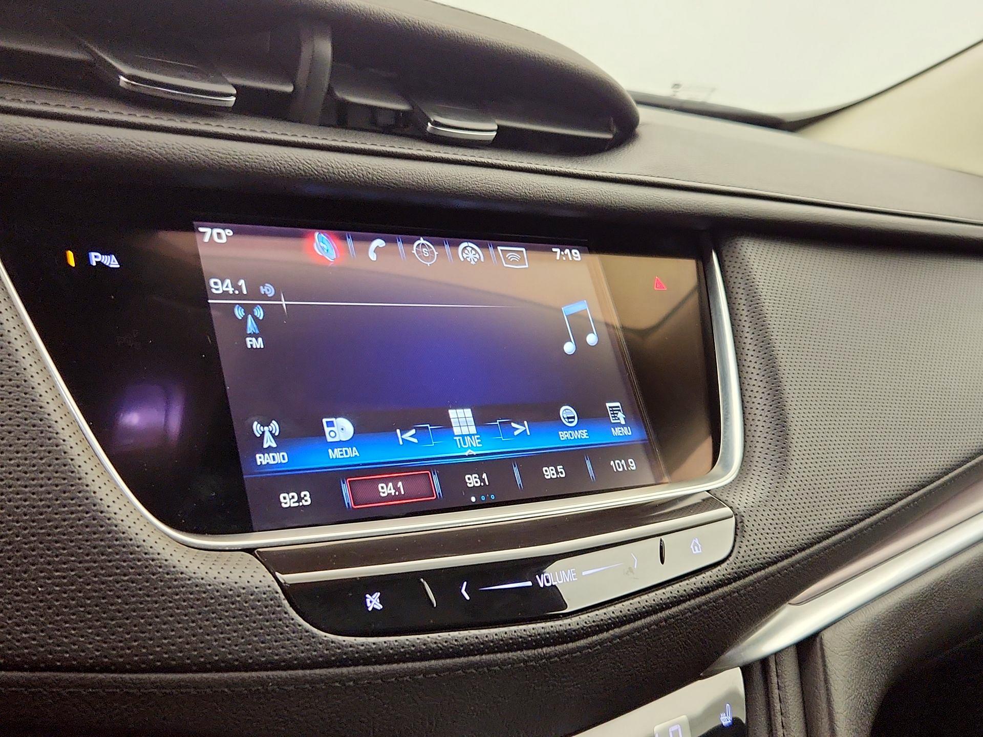 Thumbnail: 2017 Cadillac XT5 - 16