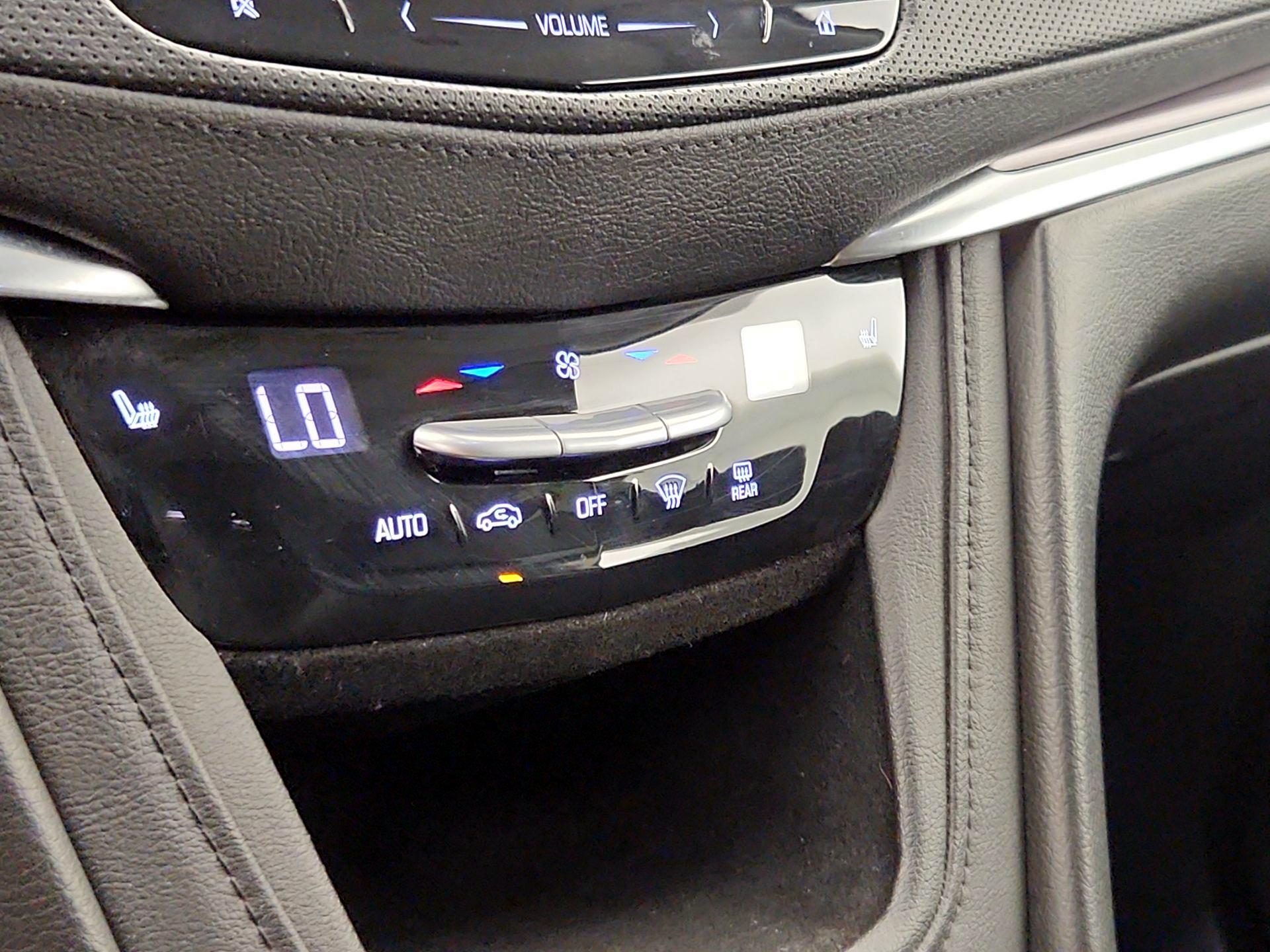 Thumbnail: 2017 Cadillac XT5 - 17