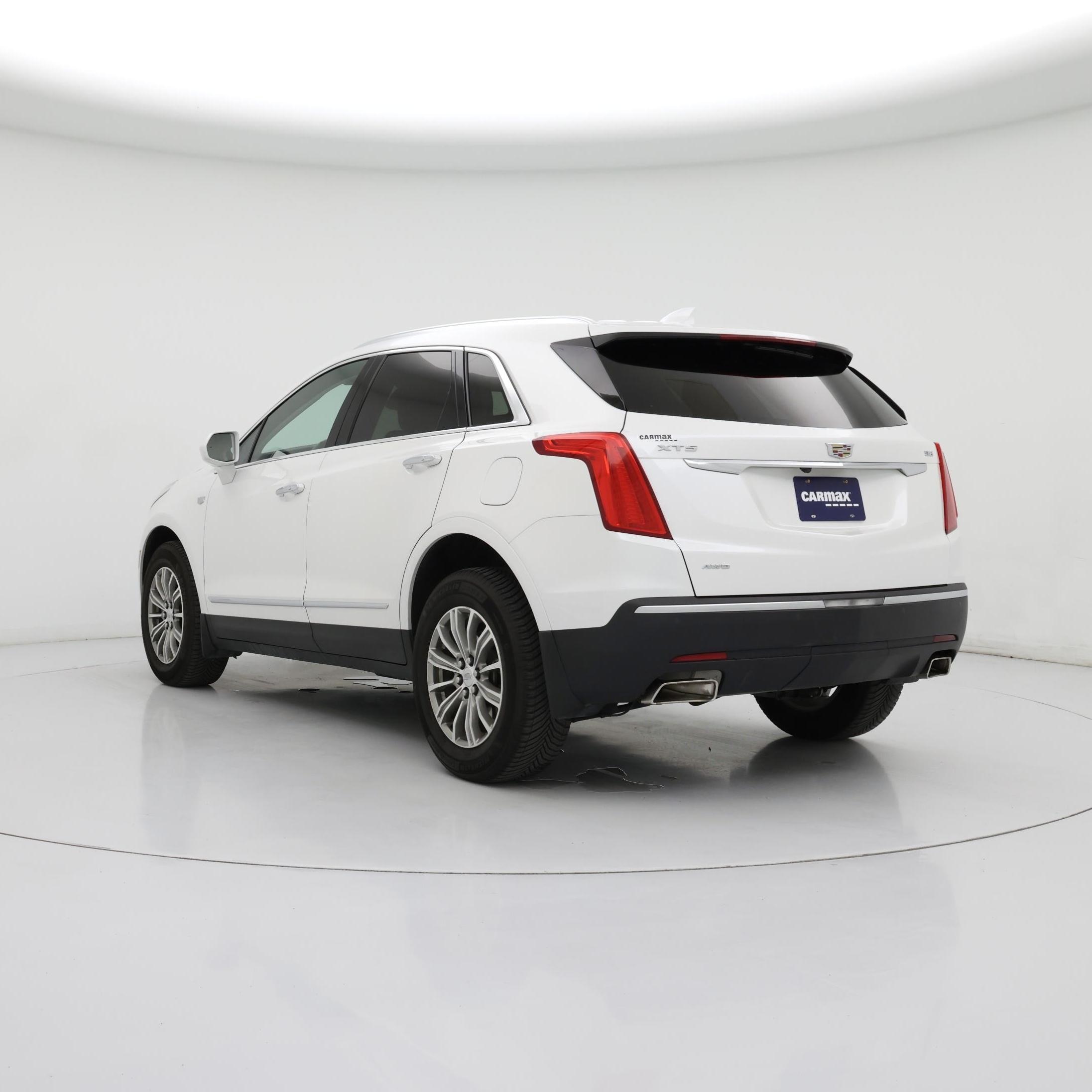 Thumbnail: 2017 Cadillac XT5 - 2