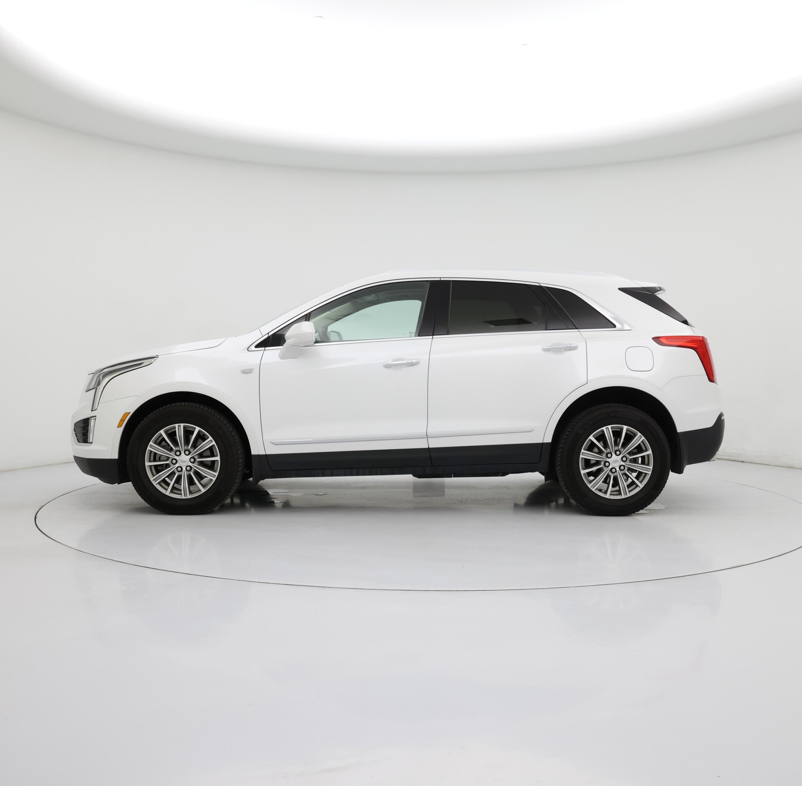 Thumbnail: 2017 Cadillac XT5 - 3