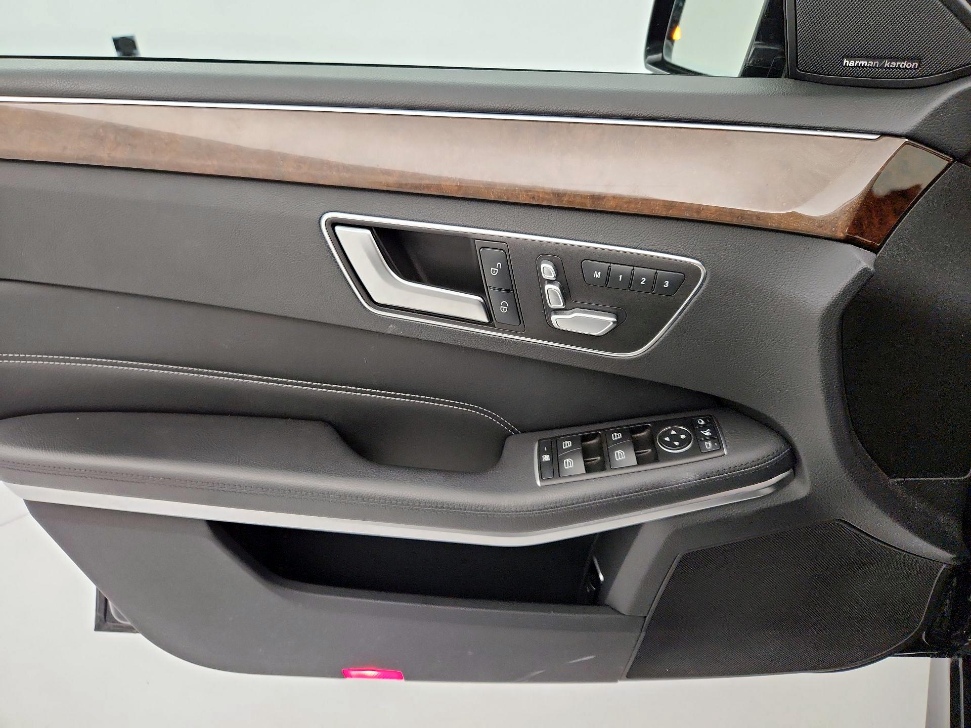 Thumbnail: 2015 Mercedes-Benz E-Class - 12