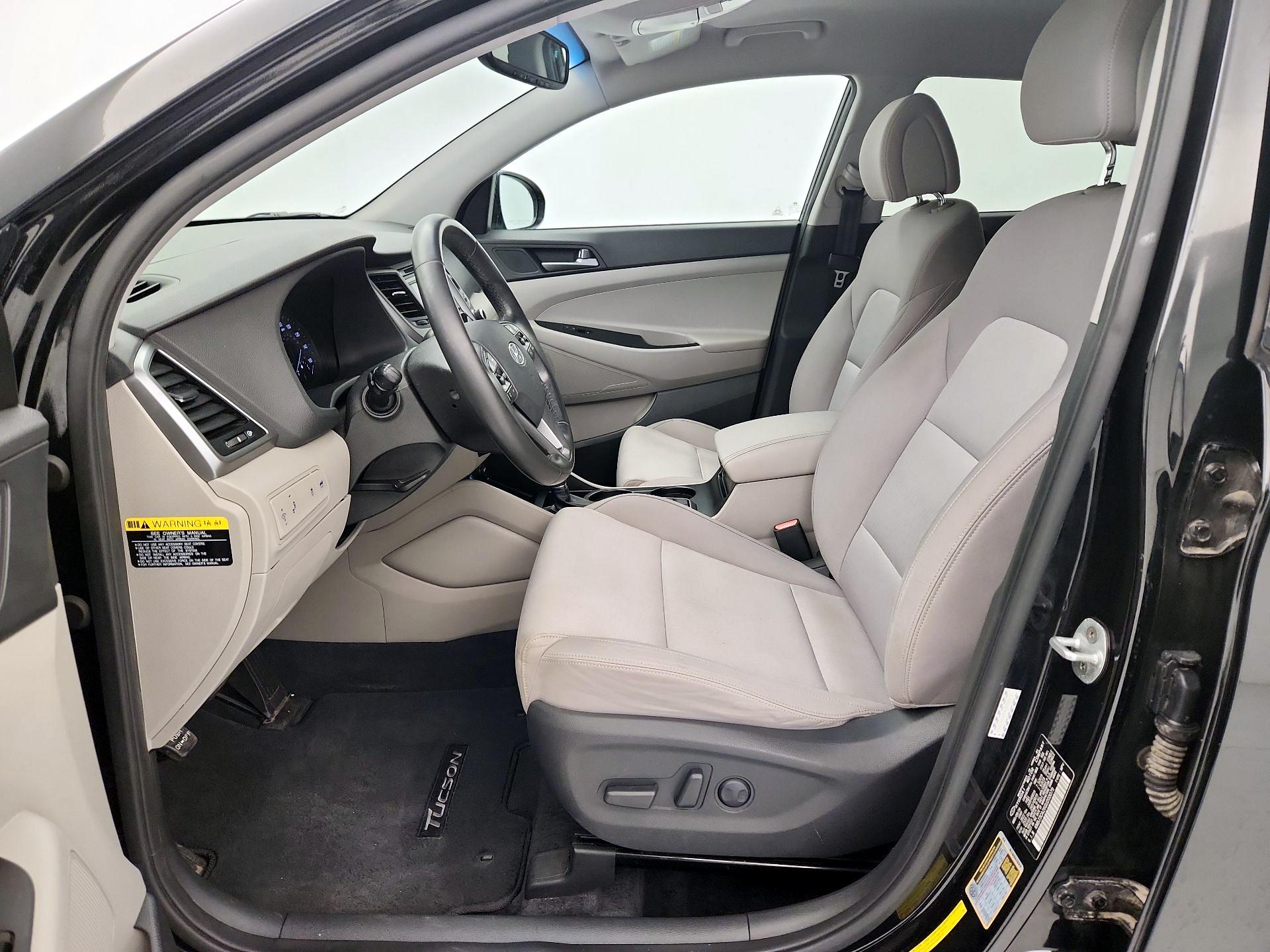 Thumbnail: 2016 Hyundai Tucson - 11