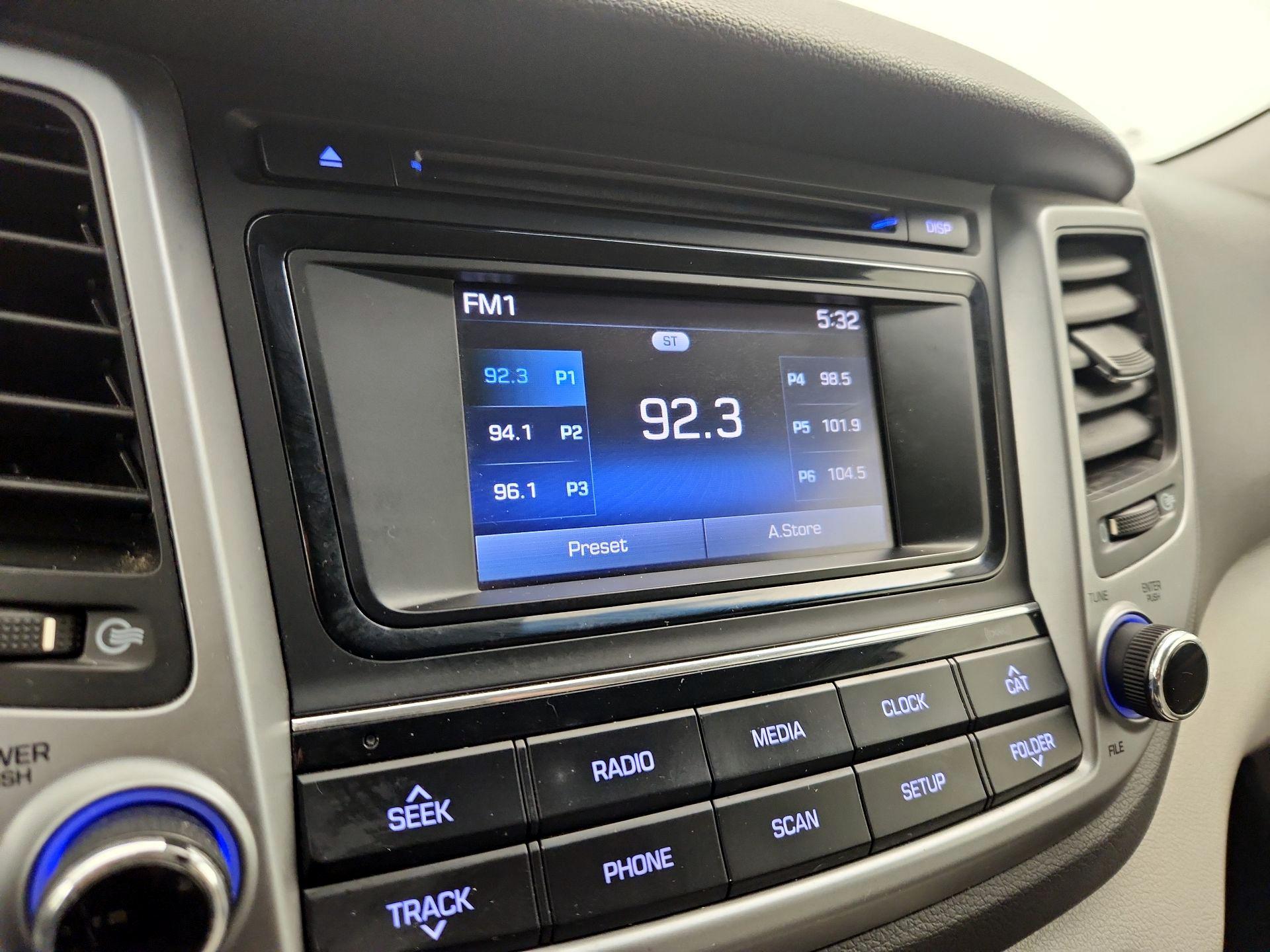 Thumbnail: 2016 Hyundai Tucson - 15