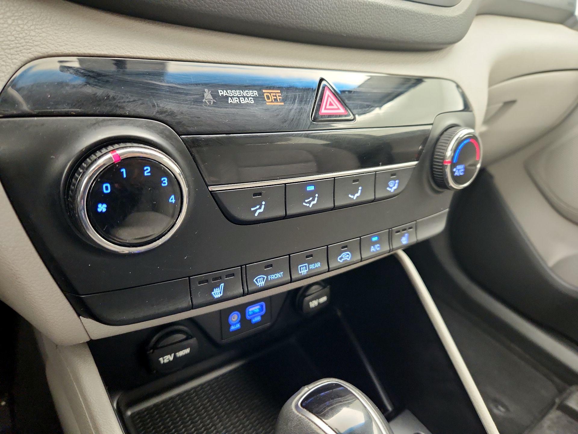 Thumbnail: 2016 Hyundai Tucson - 16