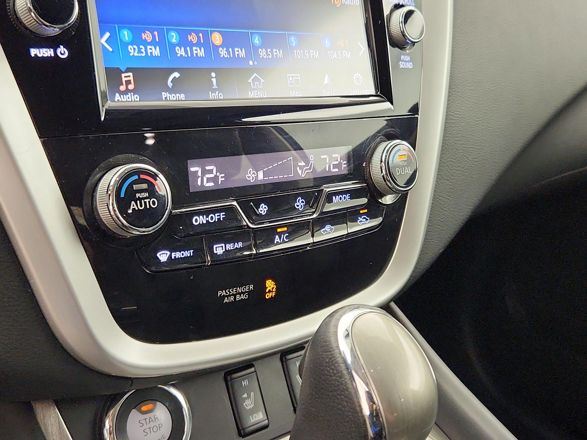 Thumbnail: 2016 Nissan Murano - 17