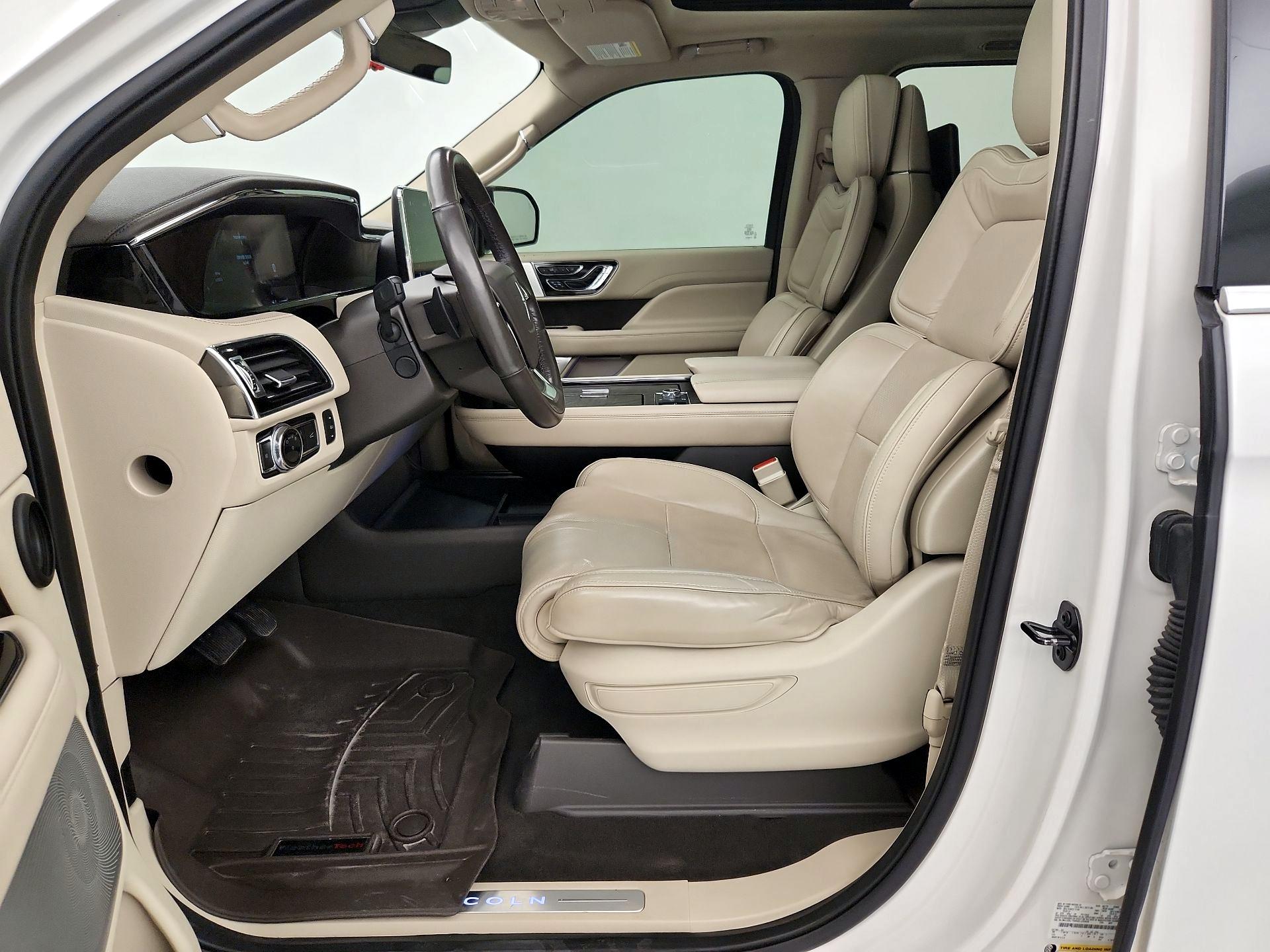 Thumbnail: 2019 Lincoln Navigator - 11