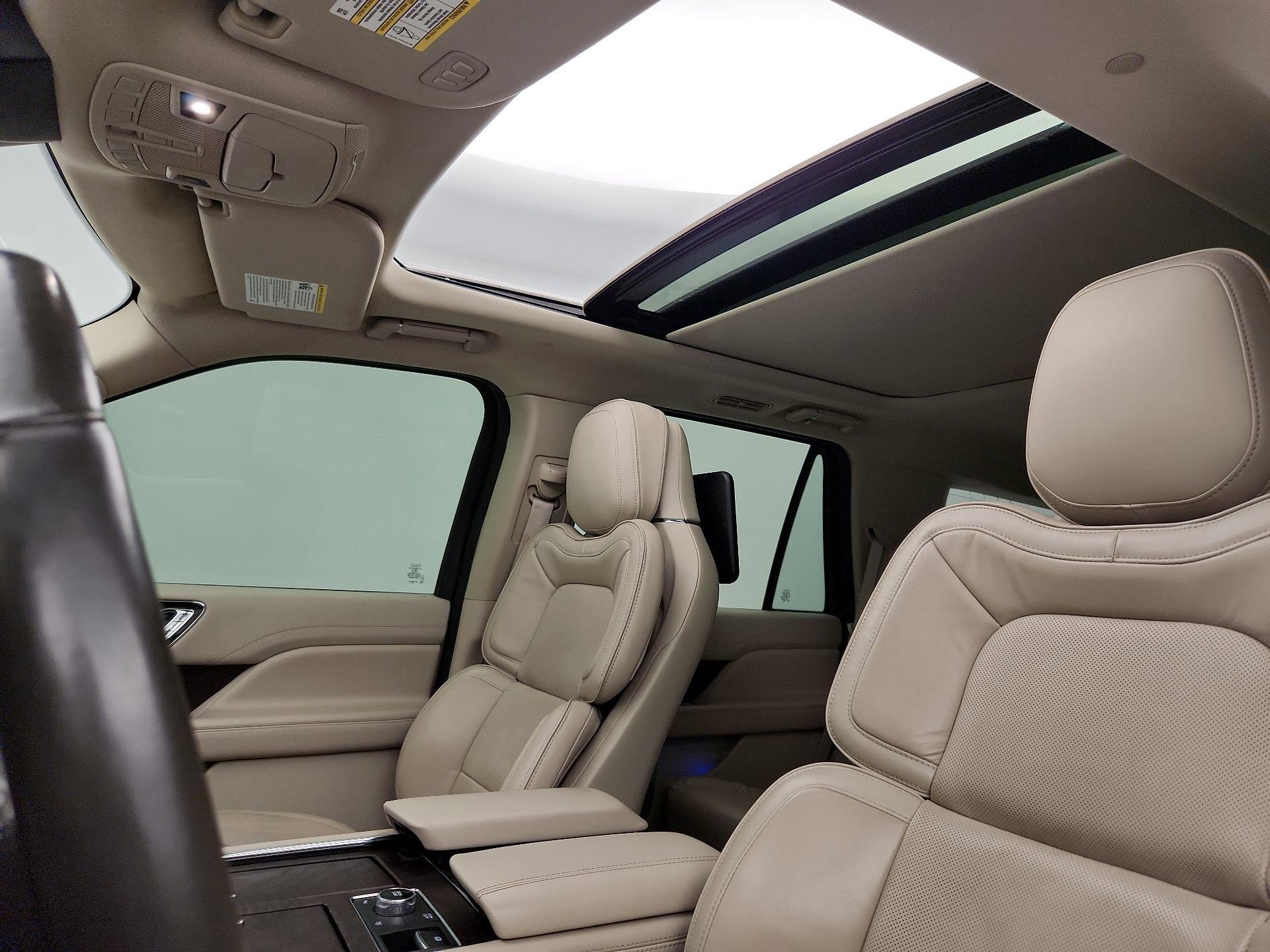 Thumbnail: 2019 Lincoln Navigator - 20