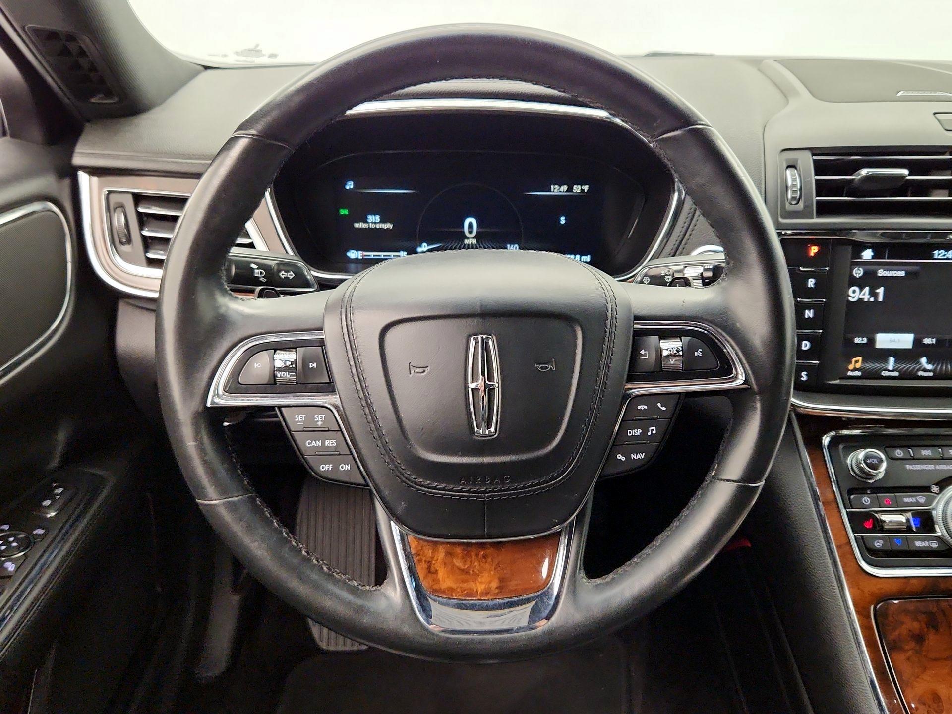 Thumbnail: 2017 Lincoln Continental - 10