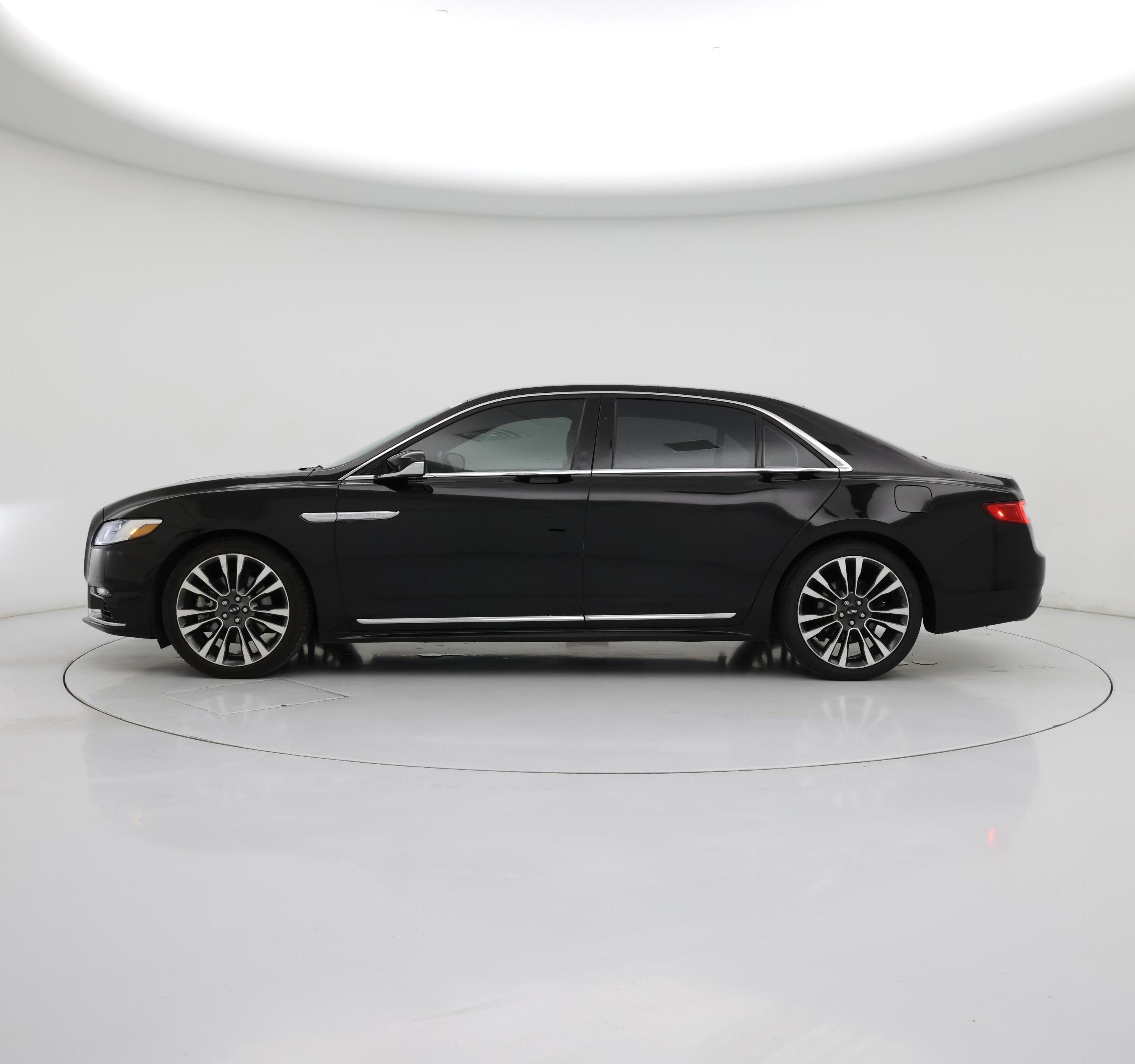 Thumbnail: 2017 Lincoln Continental - 3