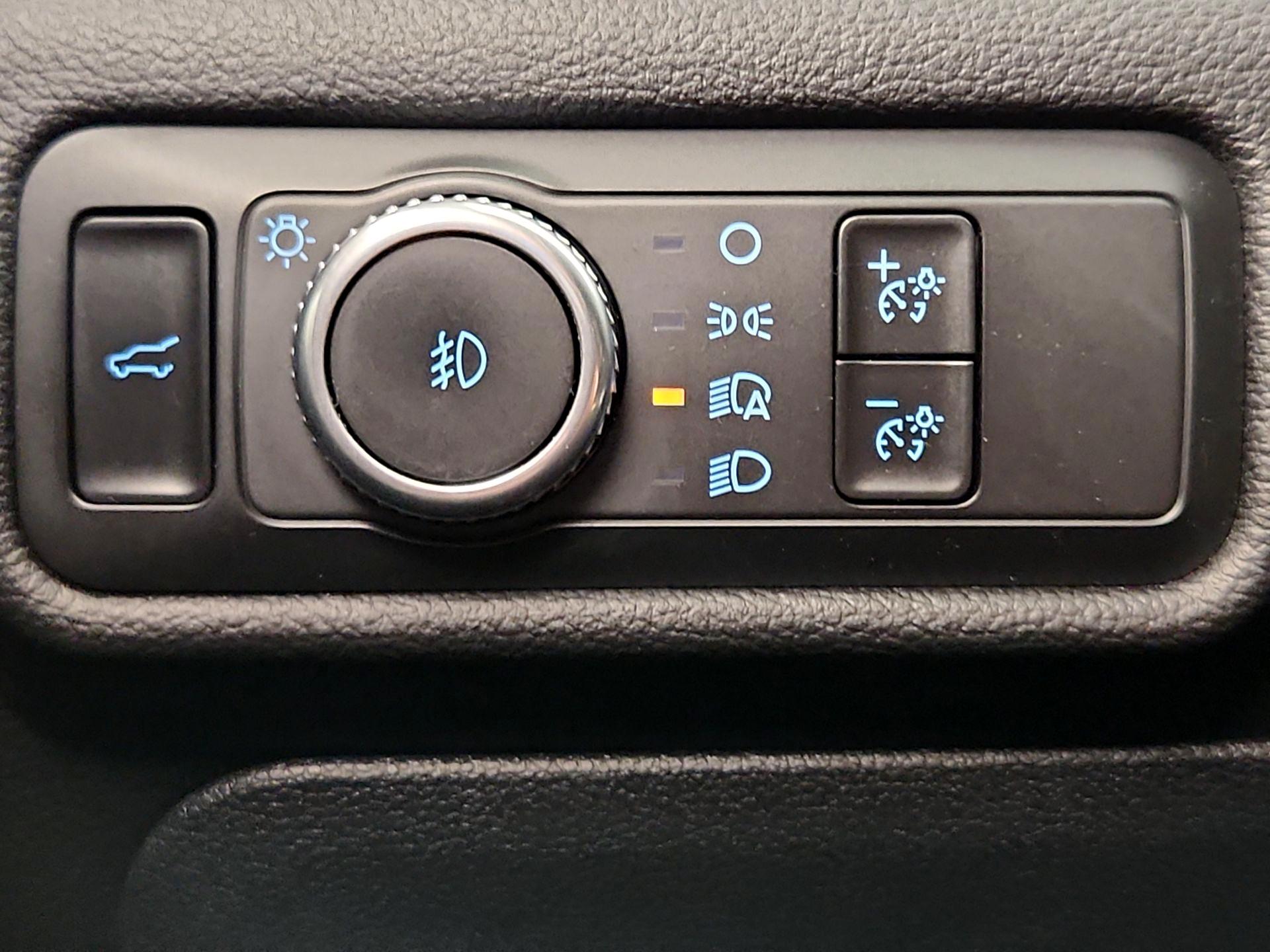 Thumbnail: 2021 Ford Explorer - 13