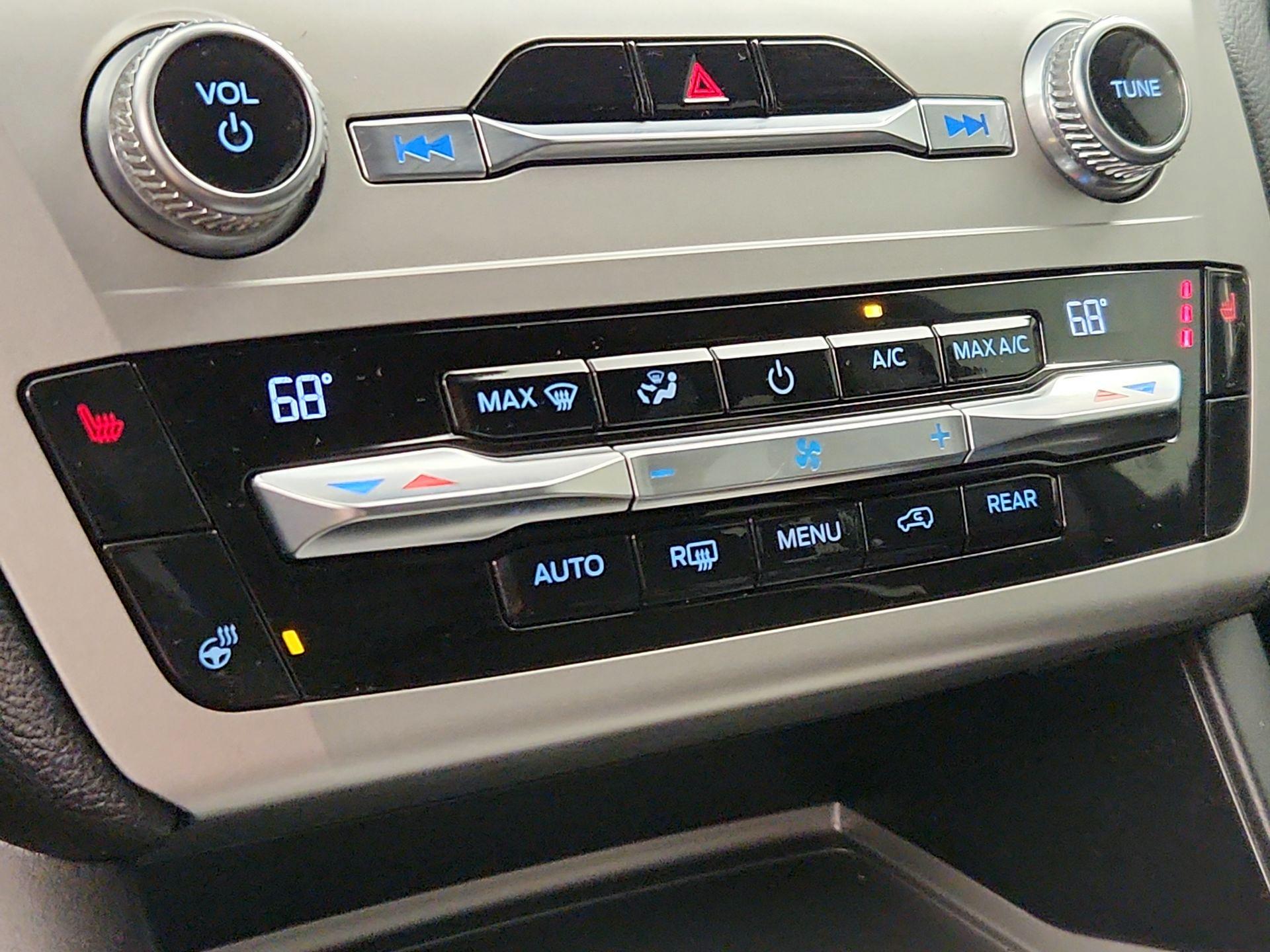 Thumbnail: 2021 Ford Explorer - 16