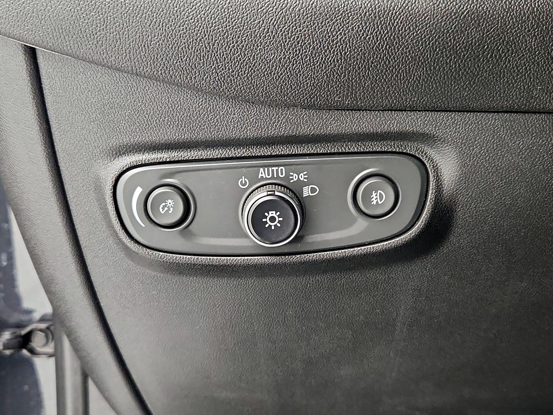 Thumbnail: 2022 Chevrolet Equinox - 13