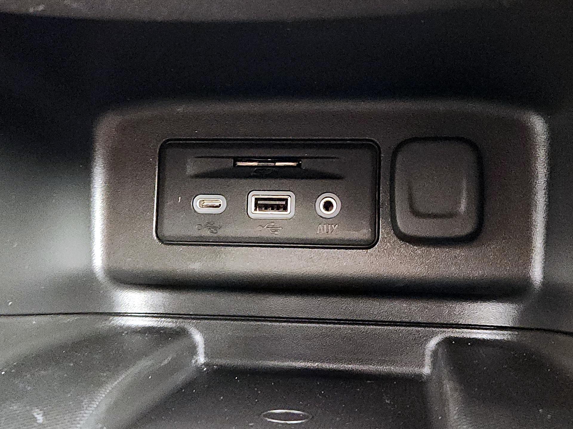 Thumbnail: 2022 Chevrolet Equinox - 18