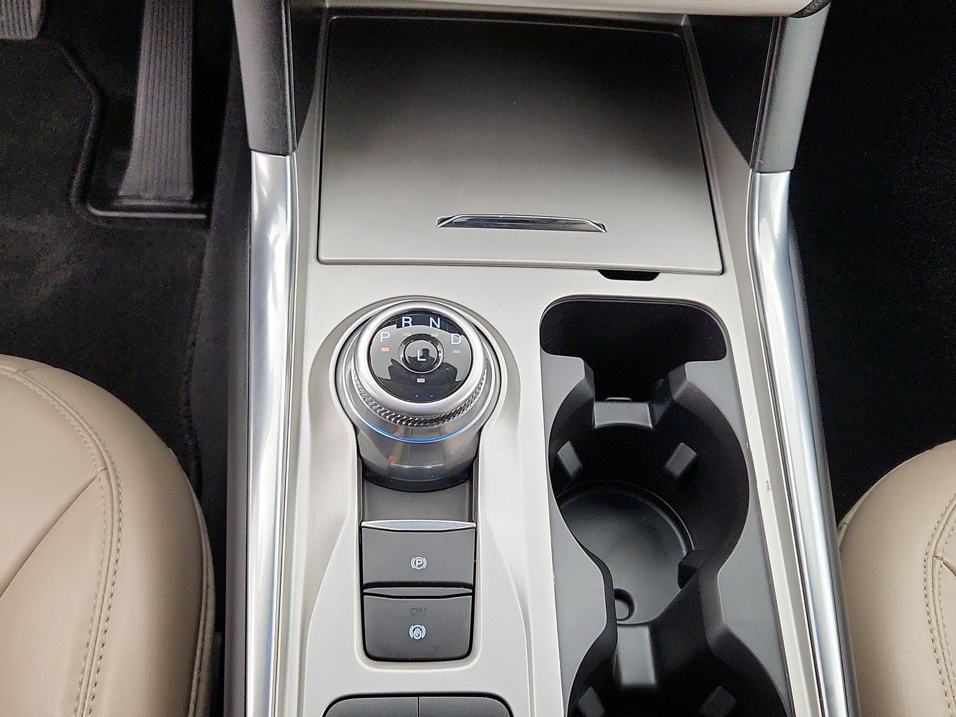 Thumbnail: 2021 Ford Explorer - 17