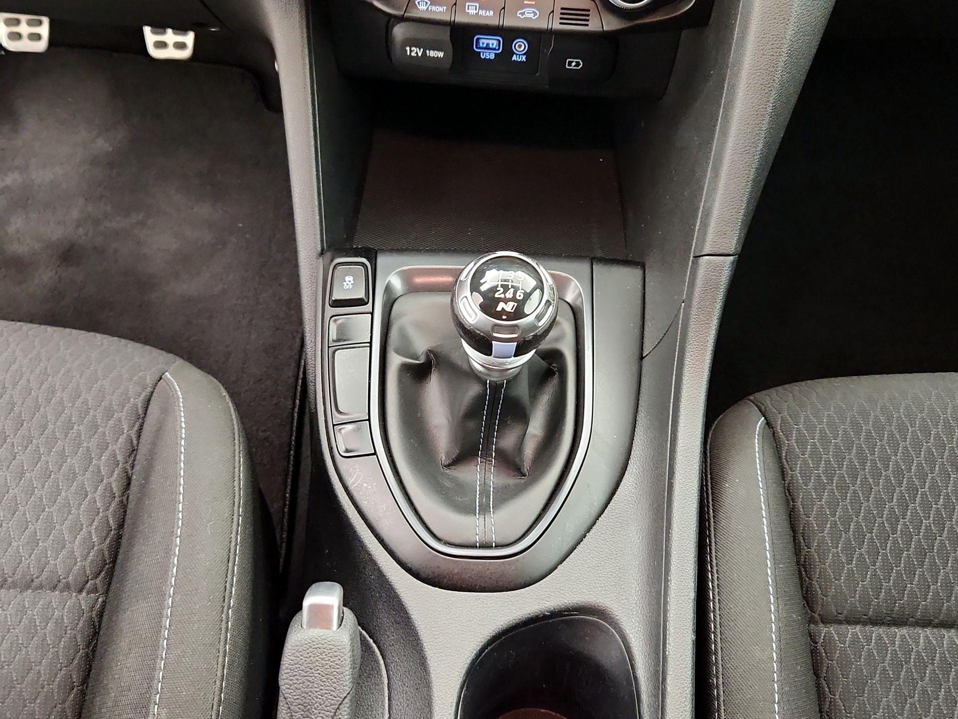 Thumbnail: 2019 Hyundai Veloster - 17