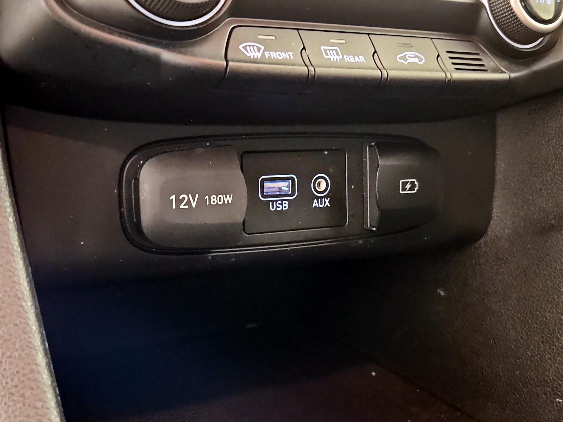 Thumbnail: 2019 Hyundai Veloster - 18