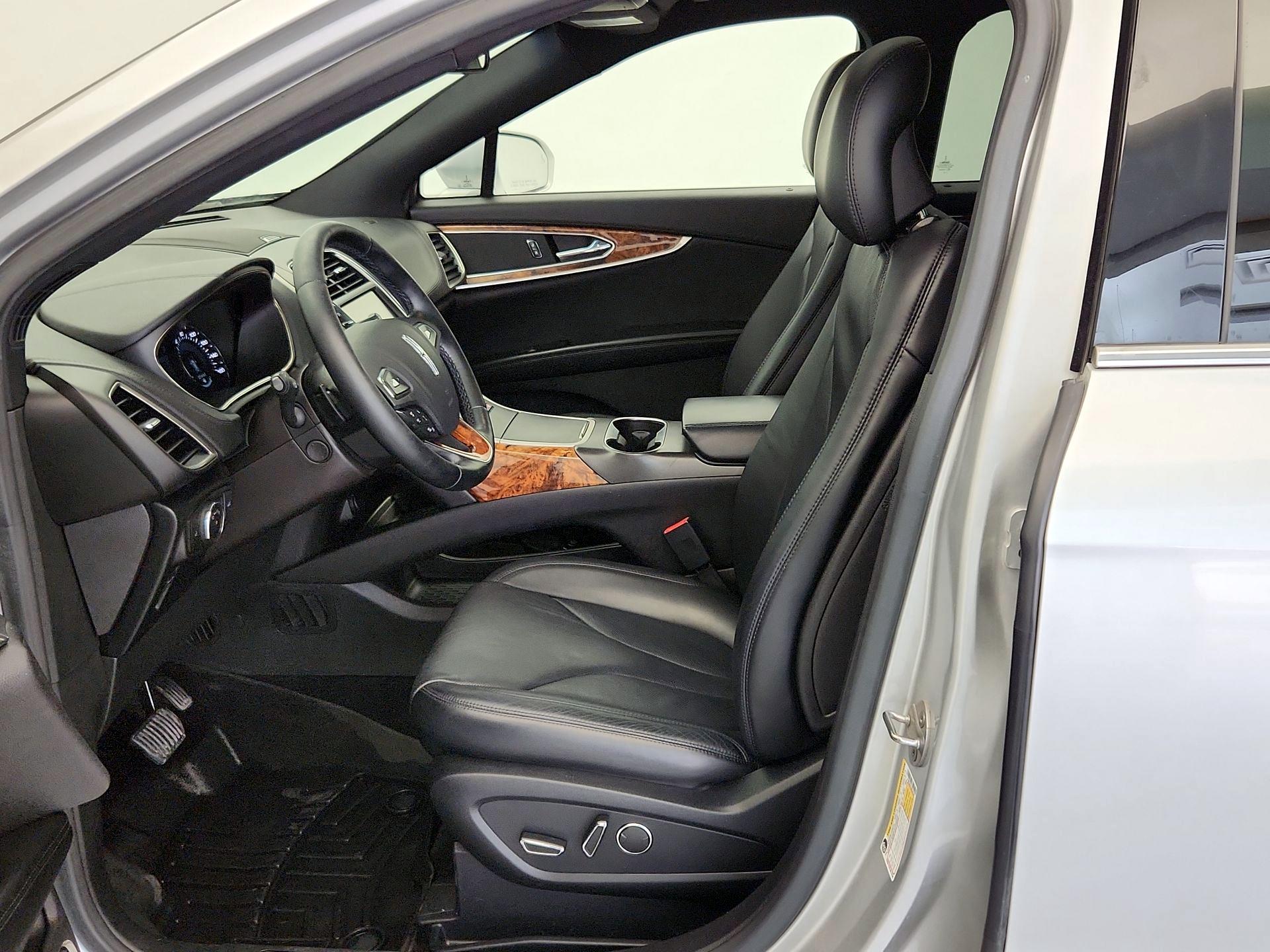 Thumbnail: 2016 Lincoln MKX - 11